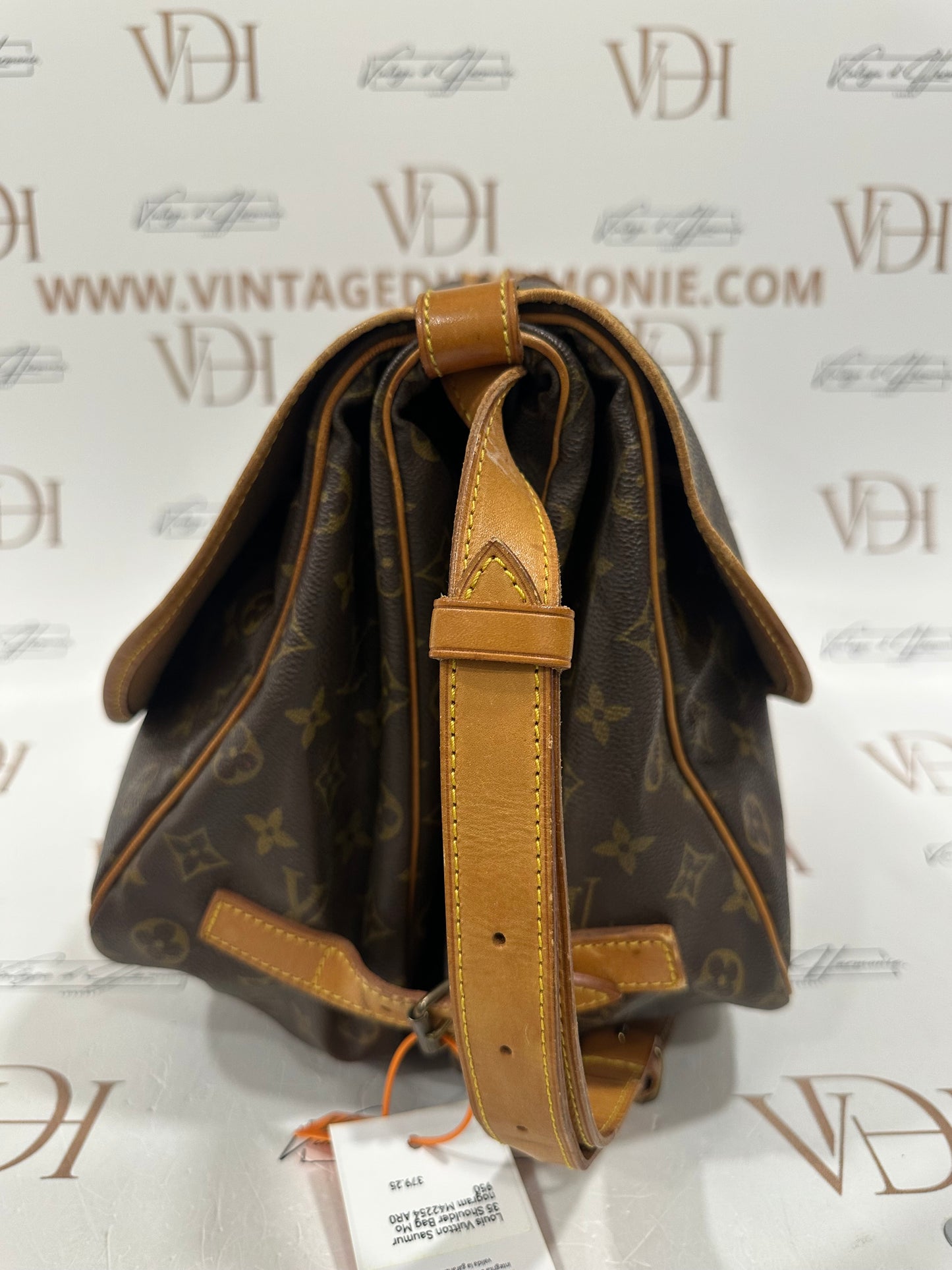 016862 - Louis Vuitton Saumur 35