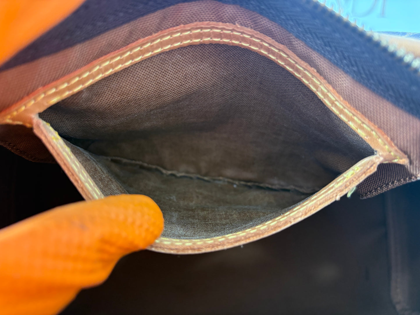 018372 - Louis Vuitton Speedy 35