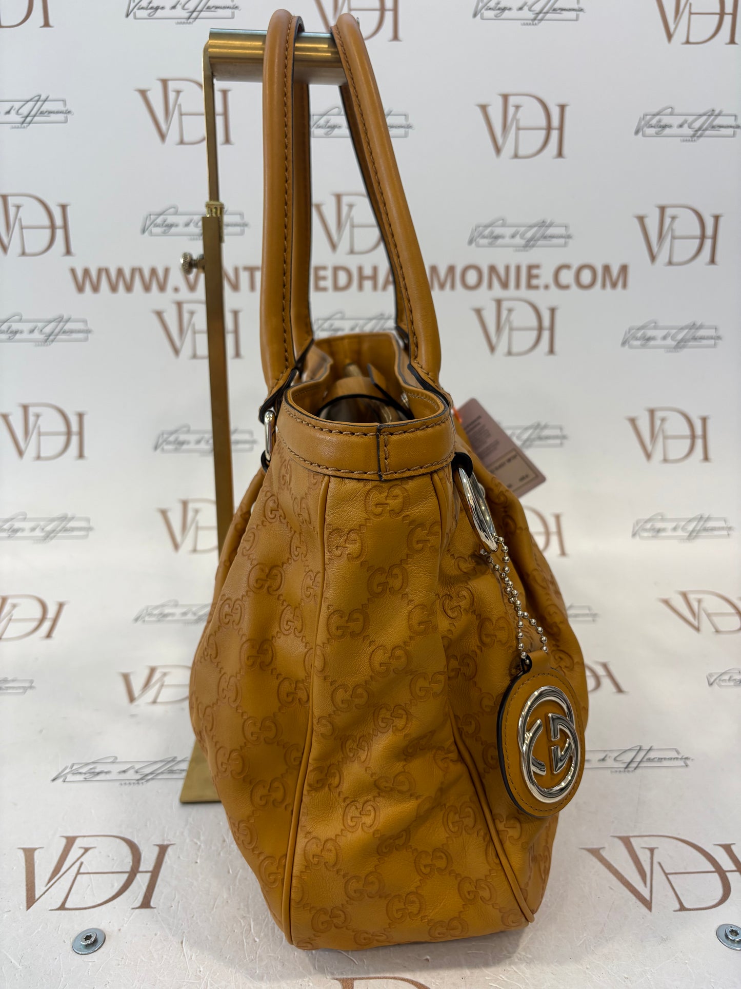 200935 - Gucci Sukey