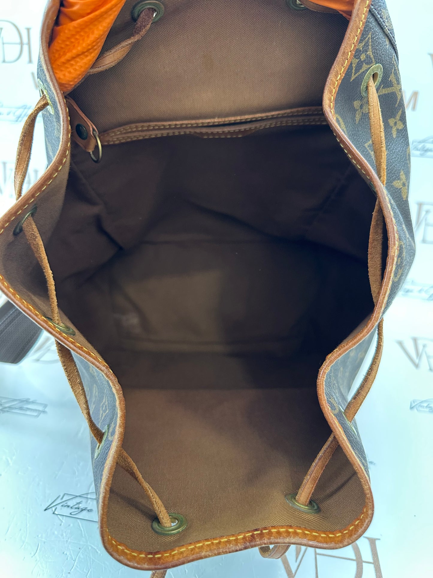 017911 - Louis Vuitton Montsouris GM