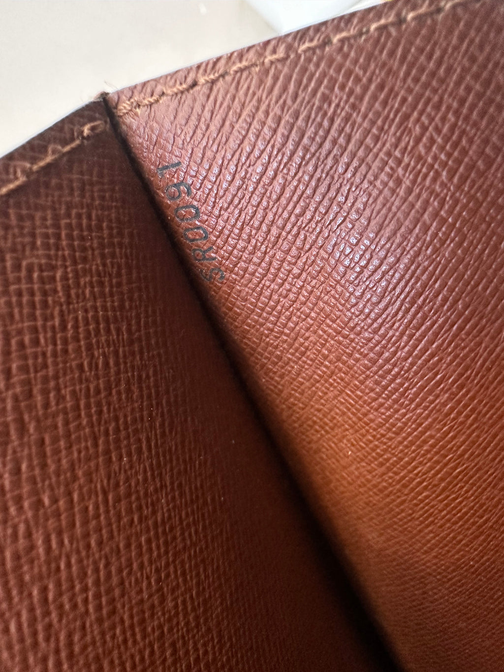 Louis Vuitton Monceau 28