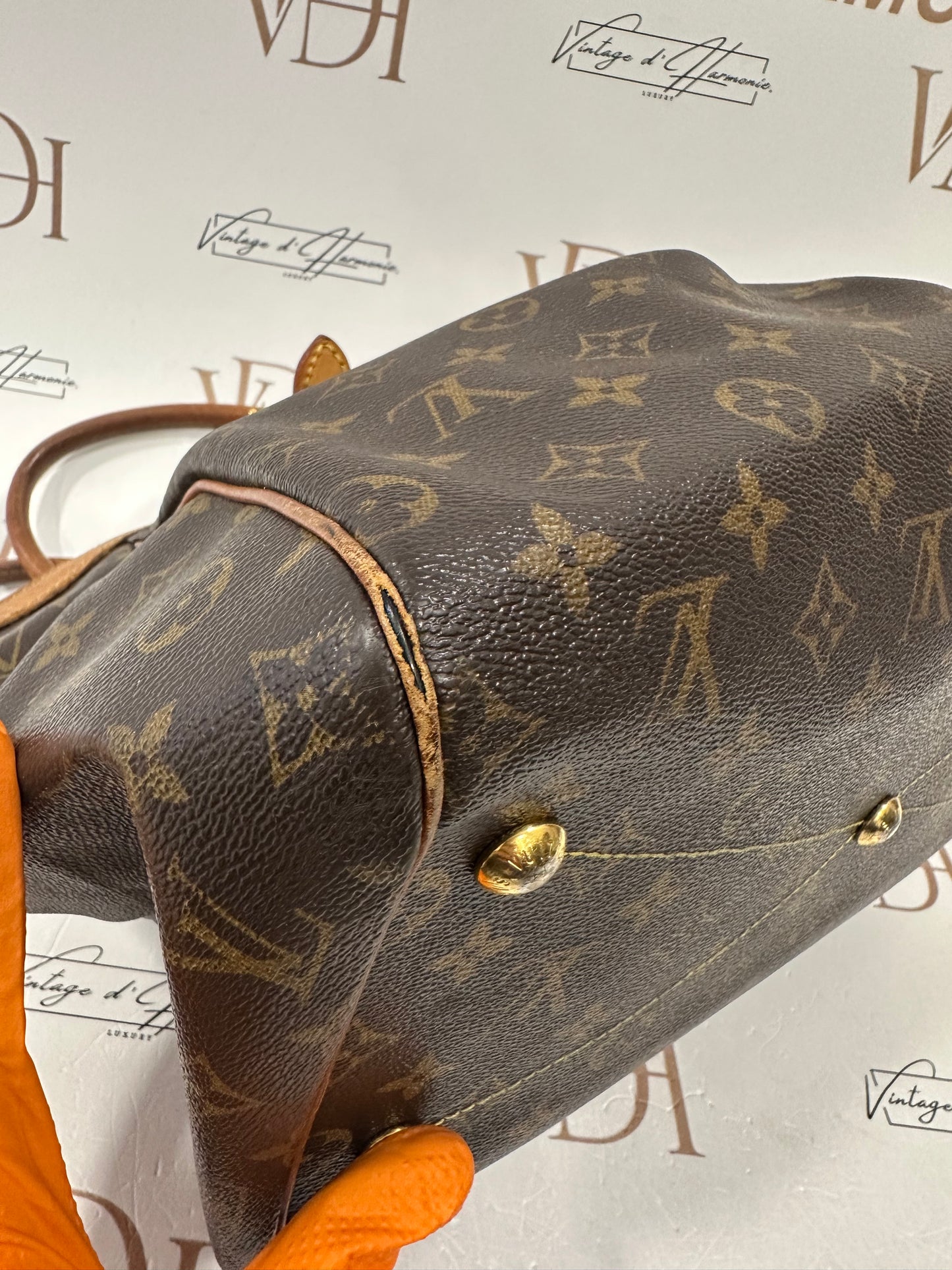 017813 - Louis Vuitton Tivoli GM