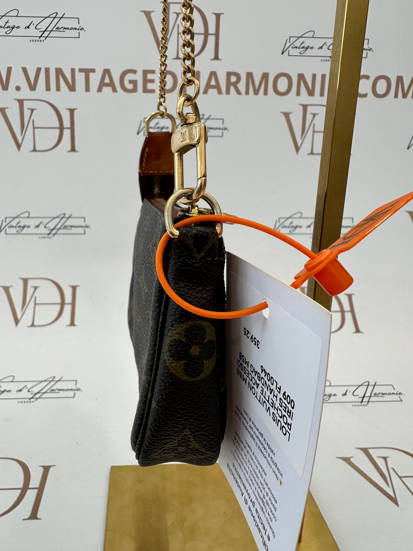 017818 - Louis Vuitton Pochette