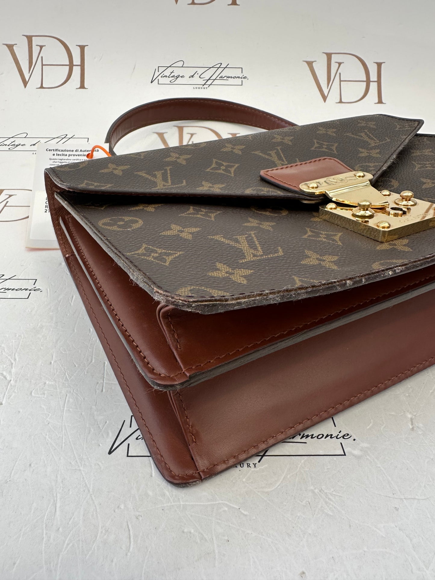 017854 - Louis Vuitton Concorde