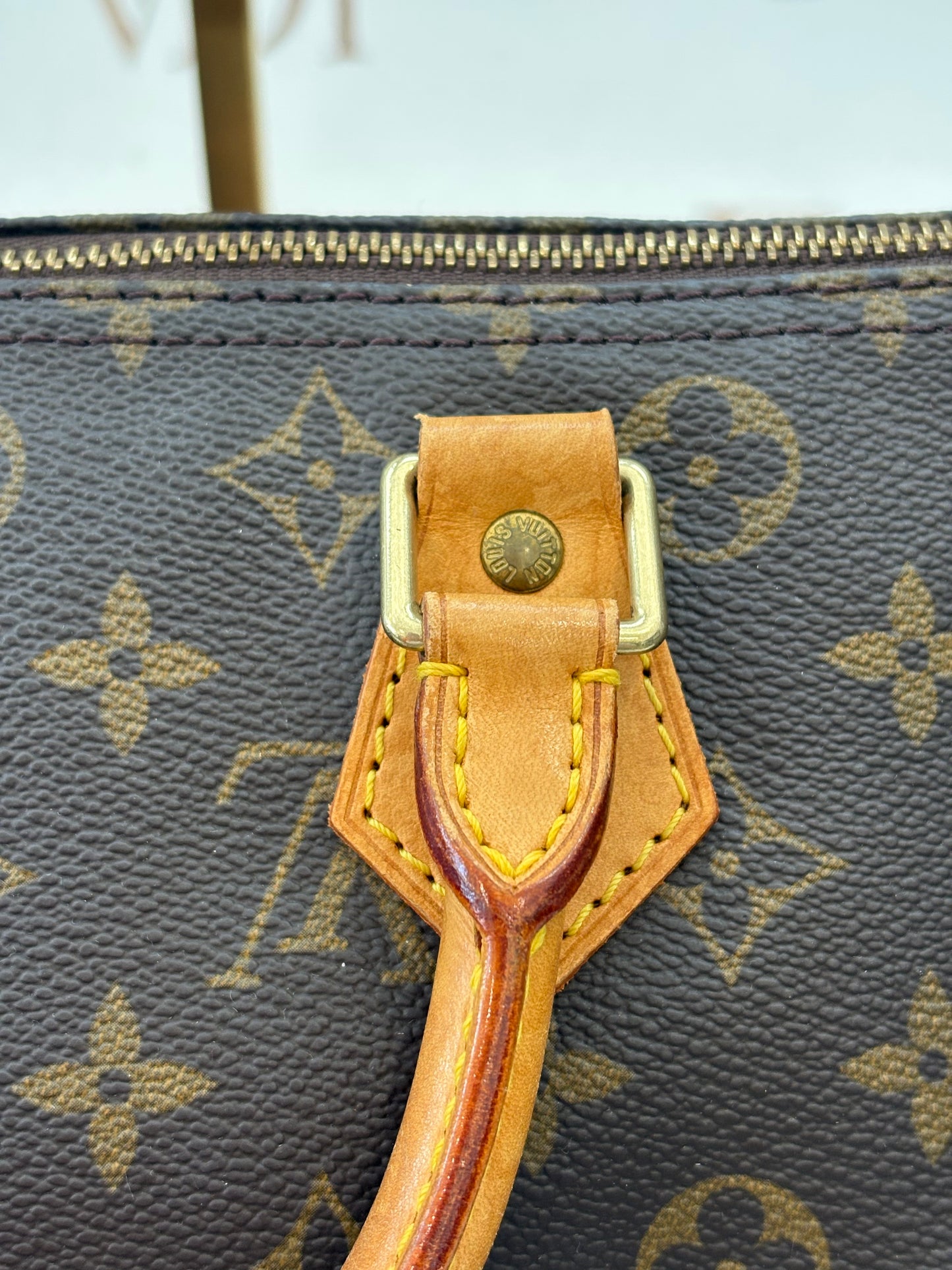 0188677 - Louis Vuitton Speedy 30