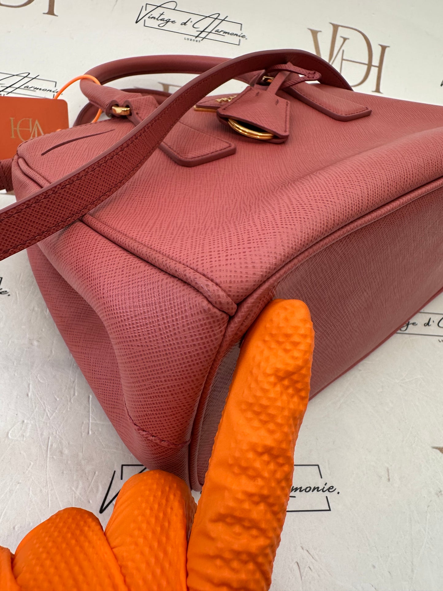 382950 - Prada Galleria