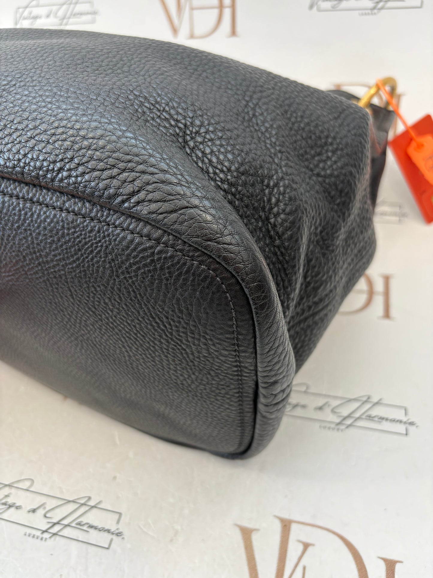 383880 - Prada Black