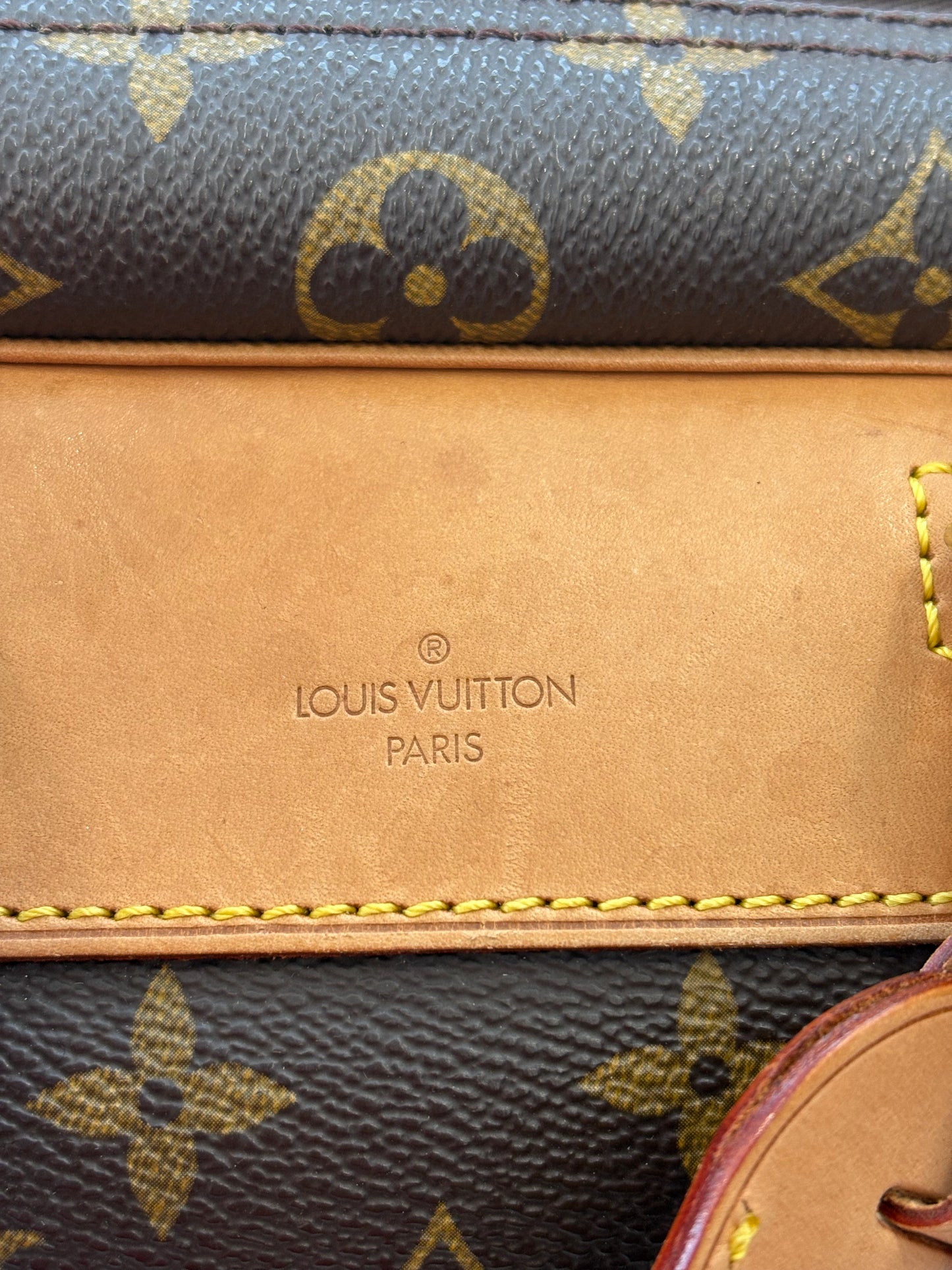018318 - Louis Vuitton Deauville