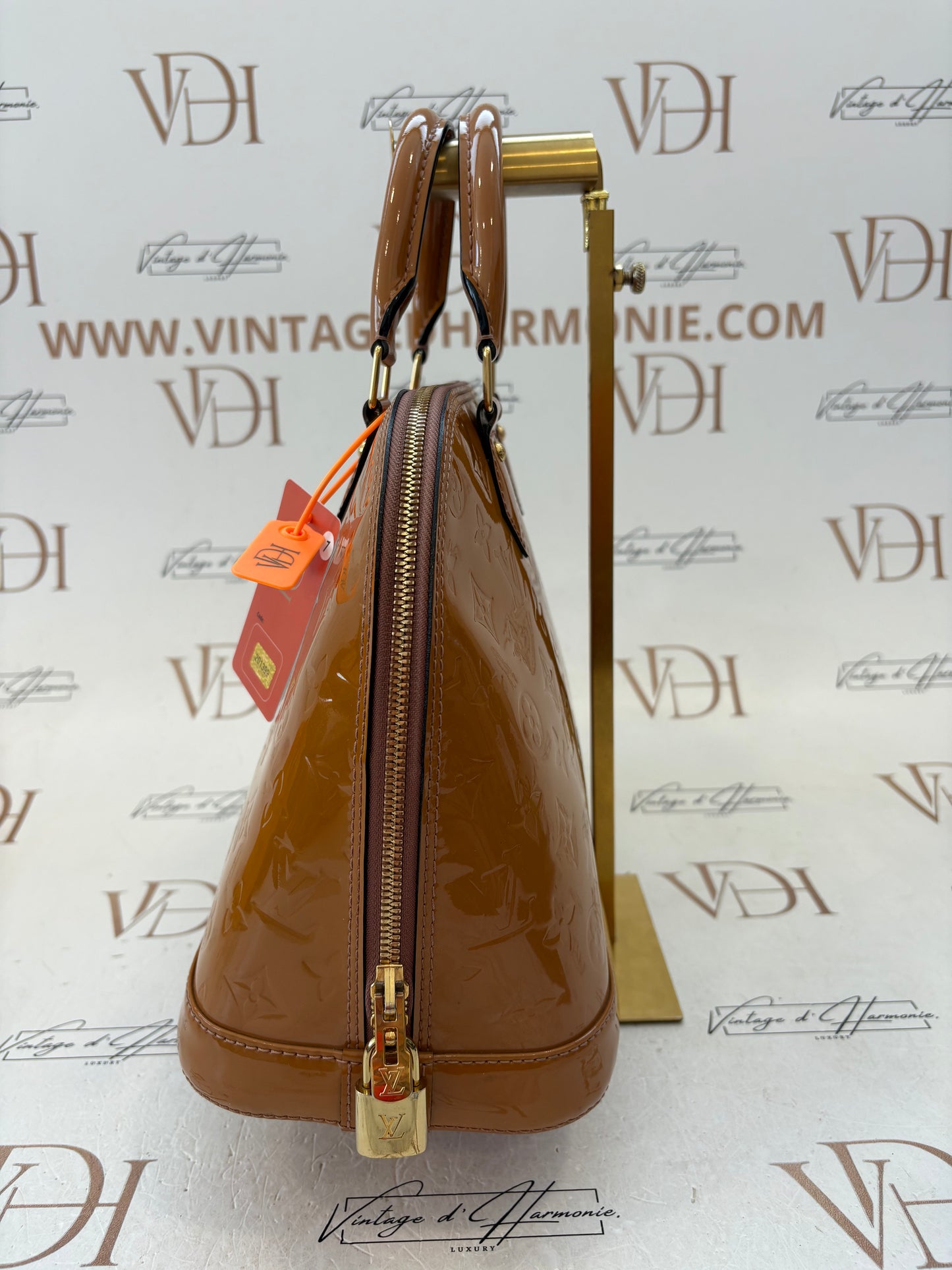 201399 - Louis Vuitton Alma Vernis