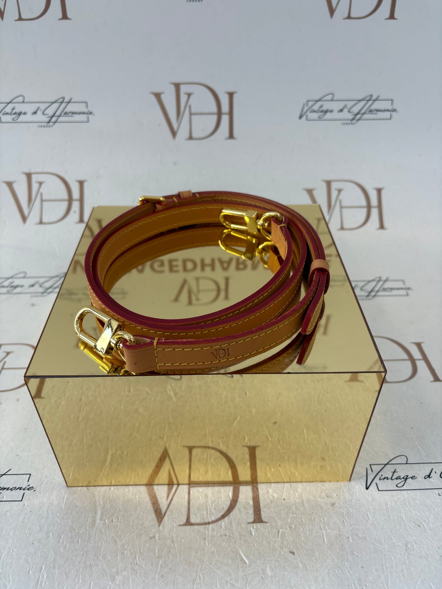 017009 - VDH Tracolla in vacchetta vintage