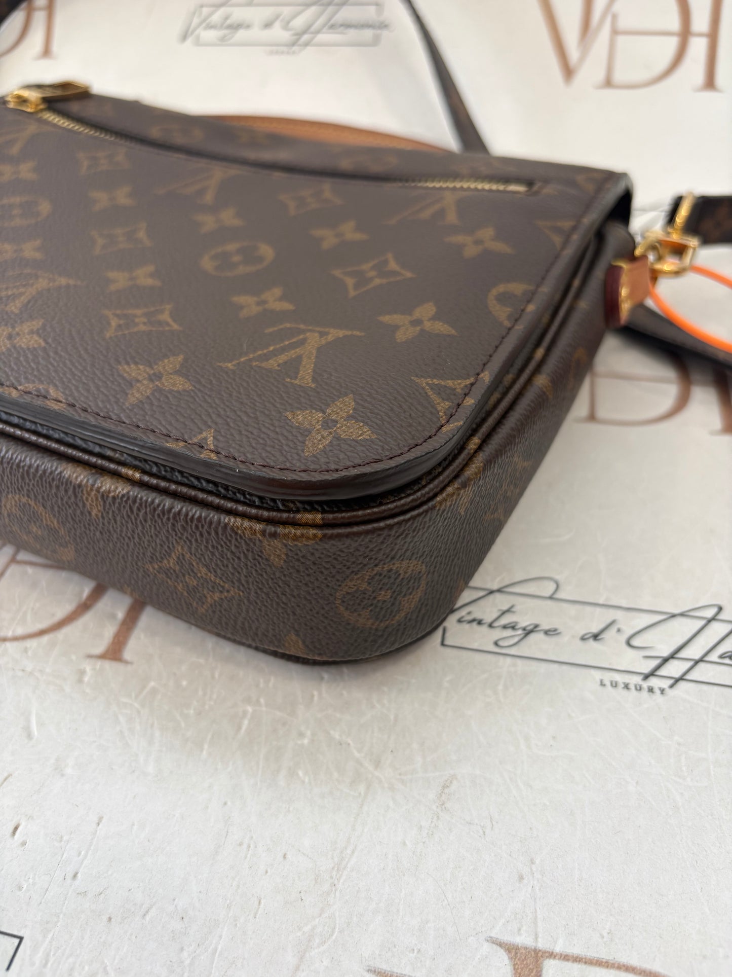 384105 - Louis Vuitton Metis
