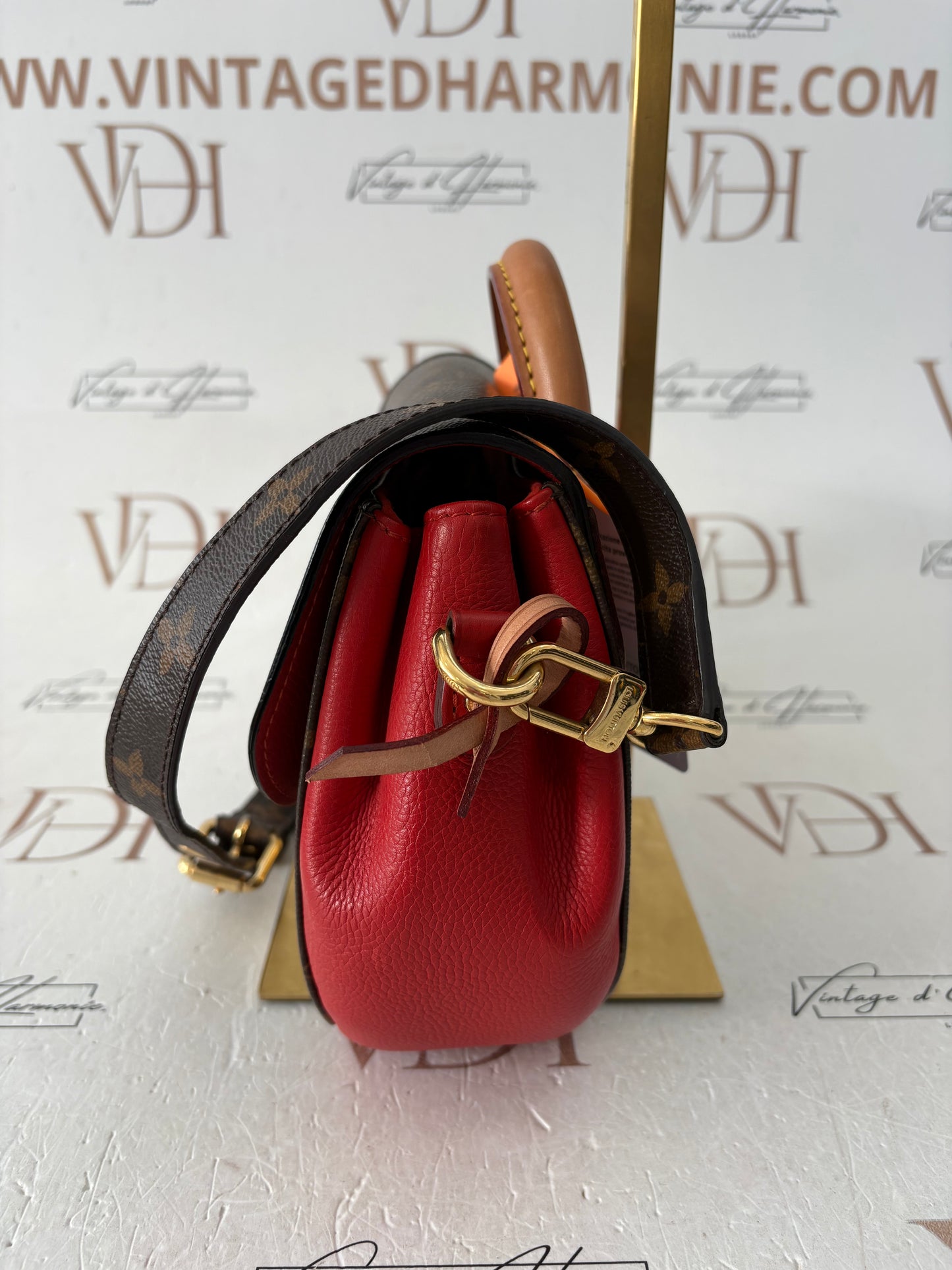 384087 - Louis Vuitton Eden