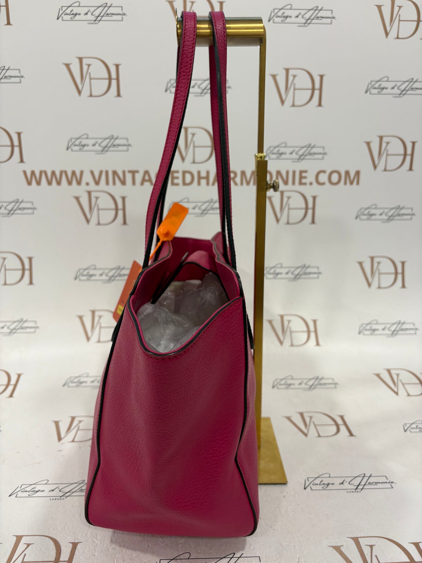 201590 - Gucci Swing