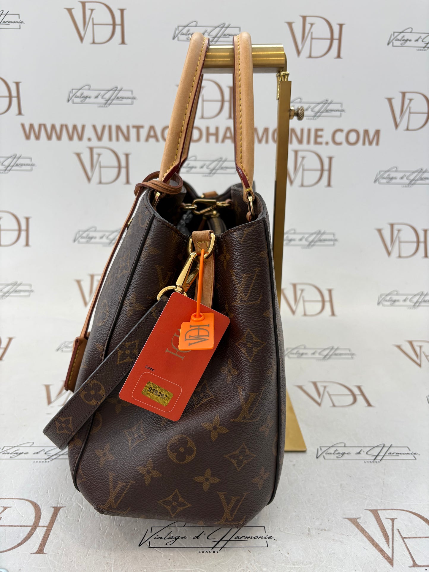 018367 - Louis Vuitton Montaigne MM