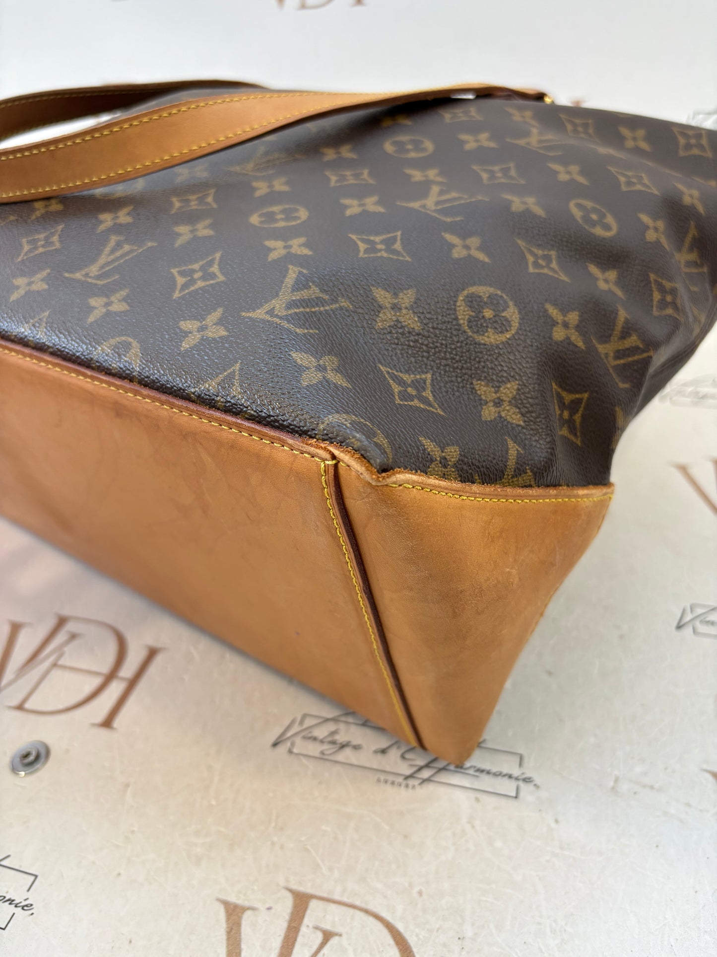 018582 - Louis Vuitton Cabas Mezzo