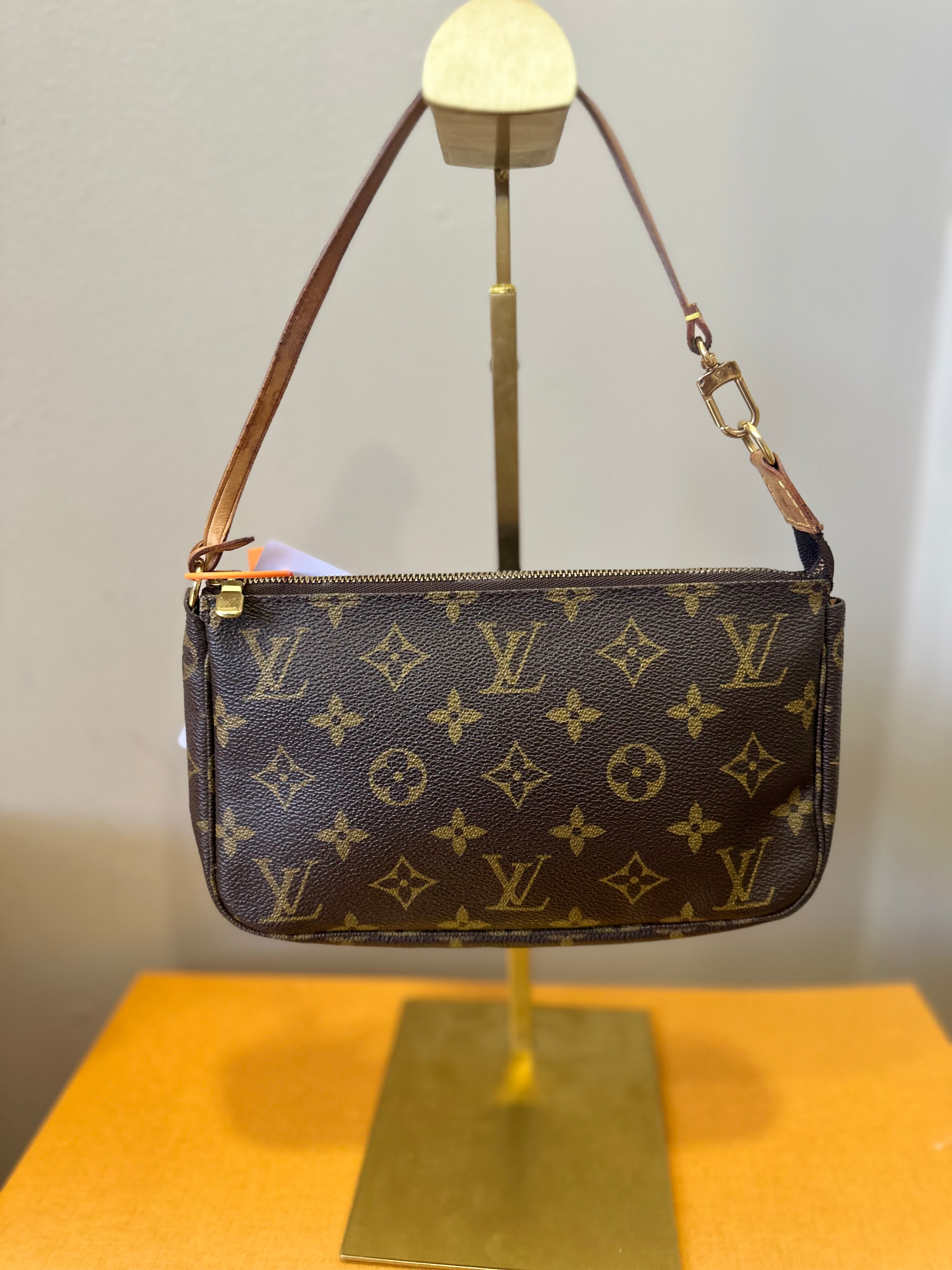 Louis Vuitton Pochette