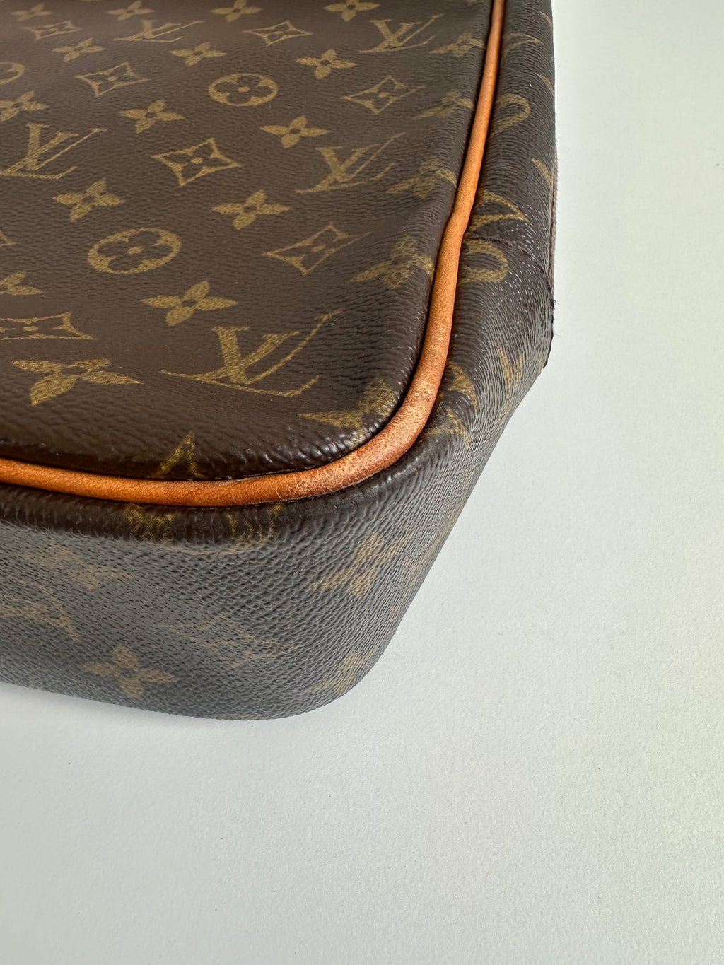 Louis Vuitton Pegase