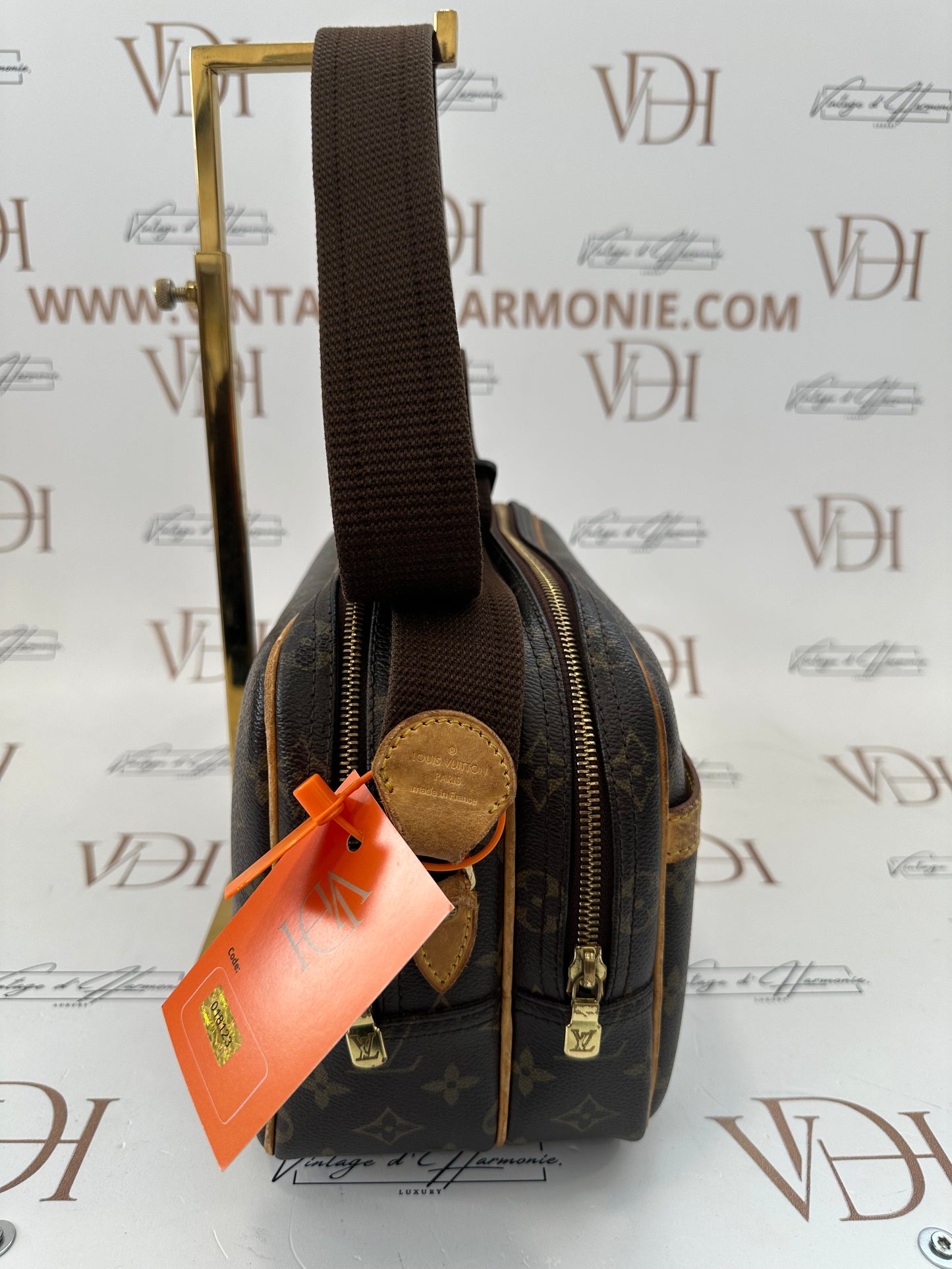 018123 - Louis Vuitton Reporter PM