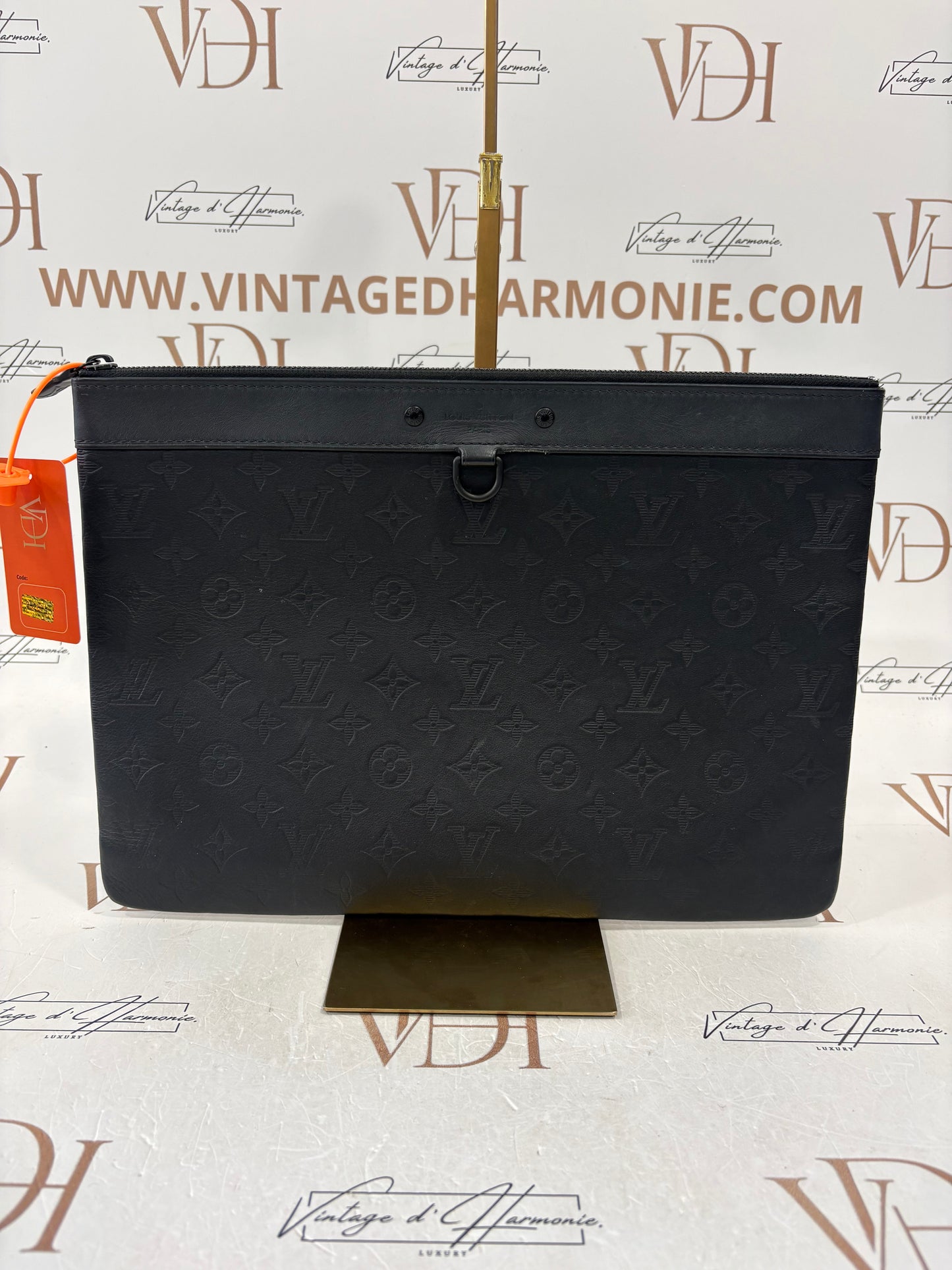 382874 - Louis Vuitton Discovery Pochette