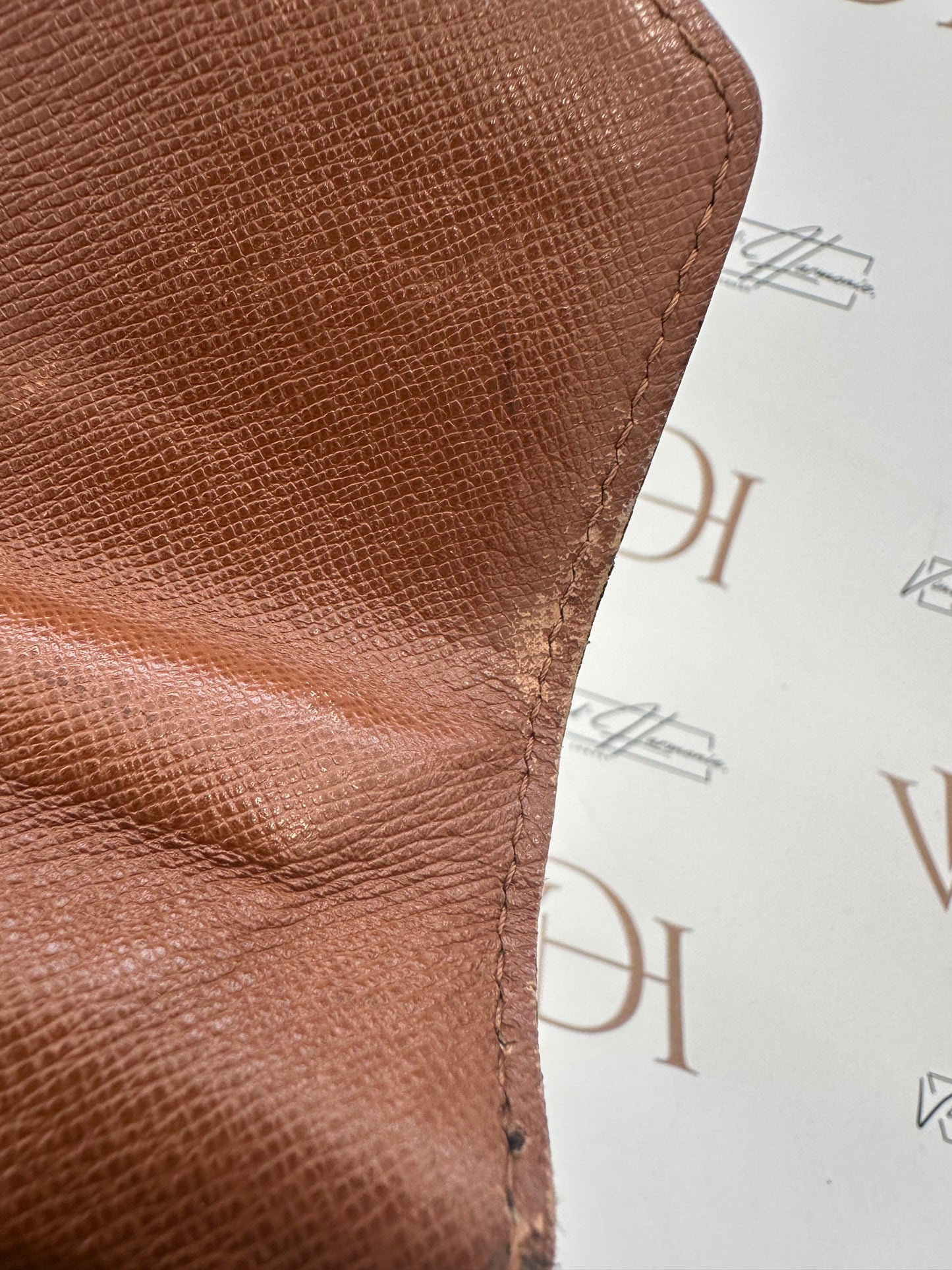016876 - Louis Vuitton Monceau 26