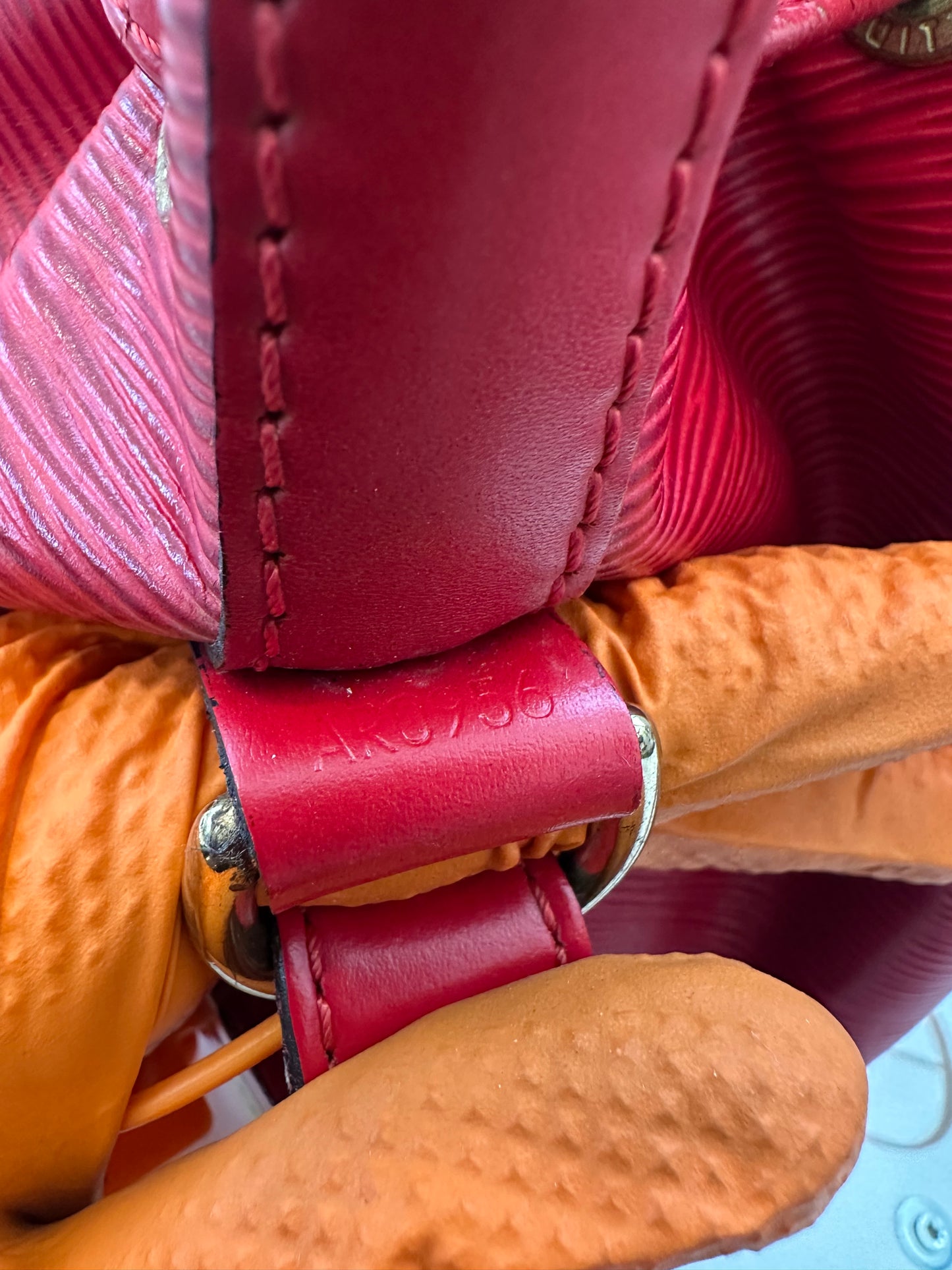 017933 - Louis Vuitton Red Epi Noè