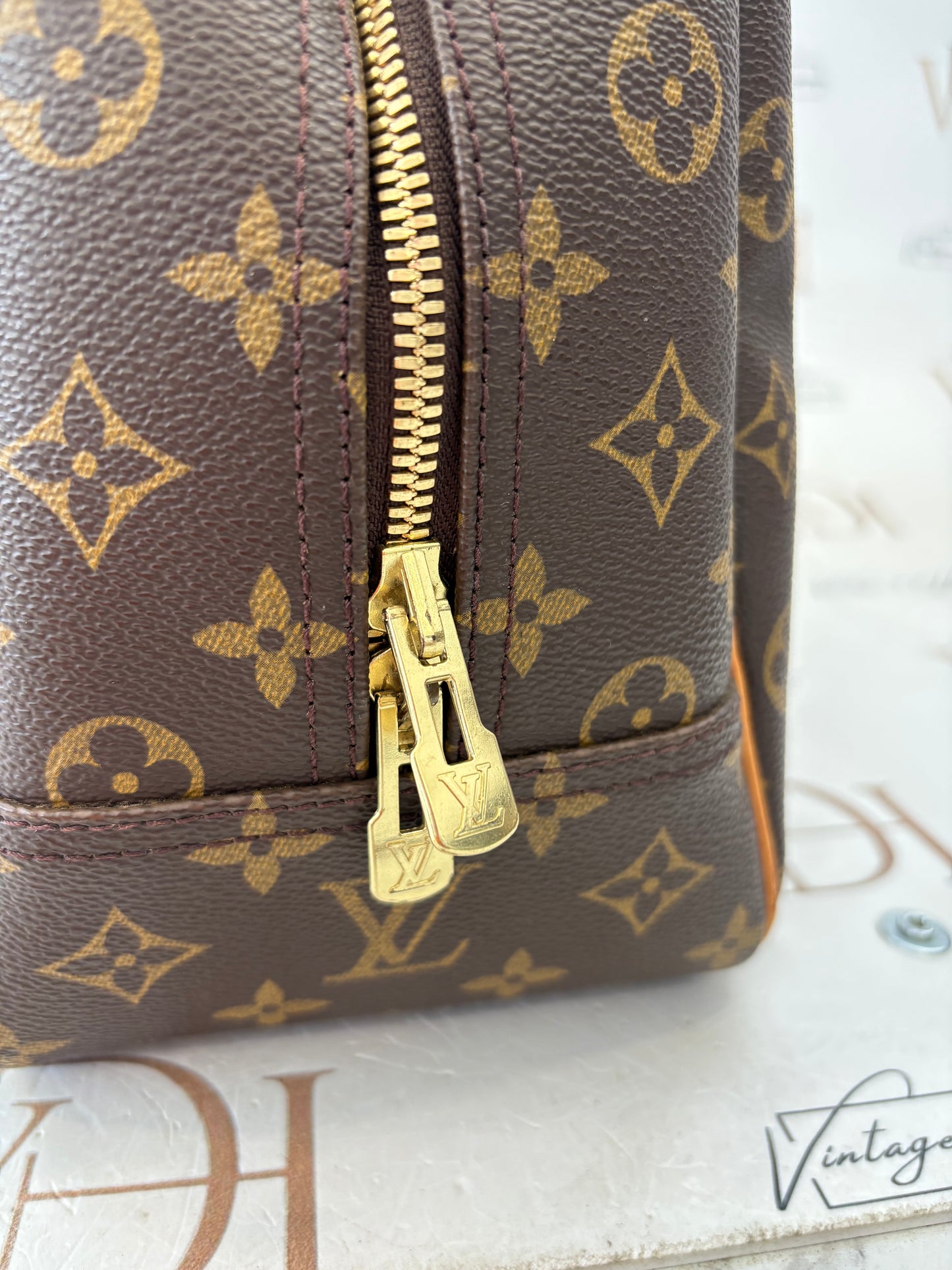 018379 - Louis Vuitton Deauville