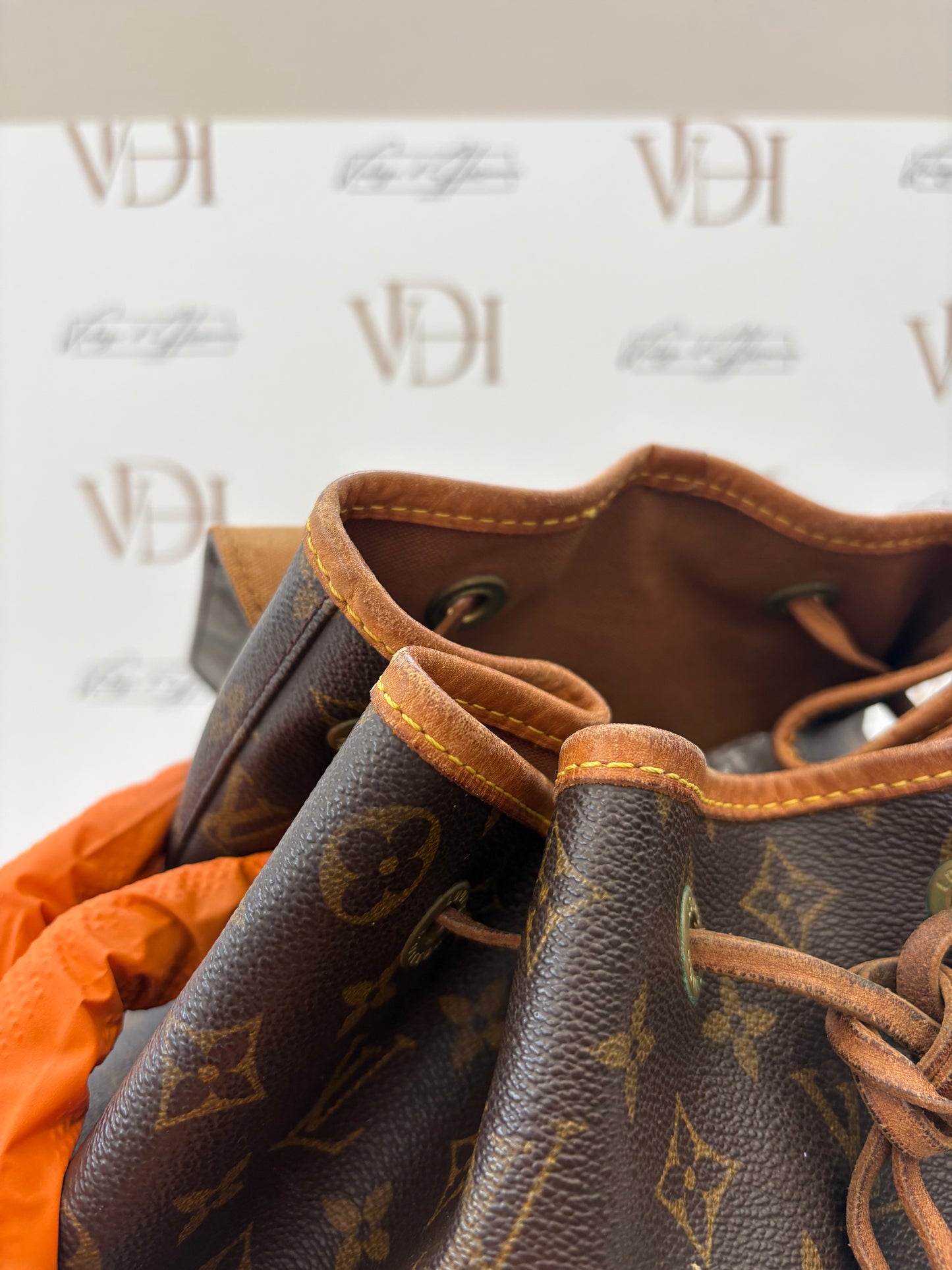 018121 - Louis Vuitton Montsouris GM