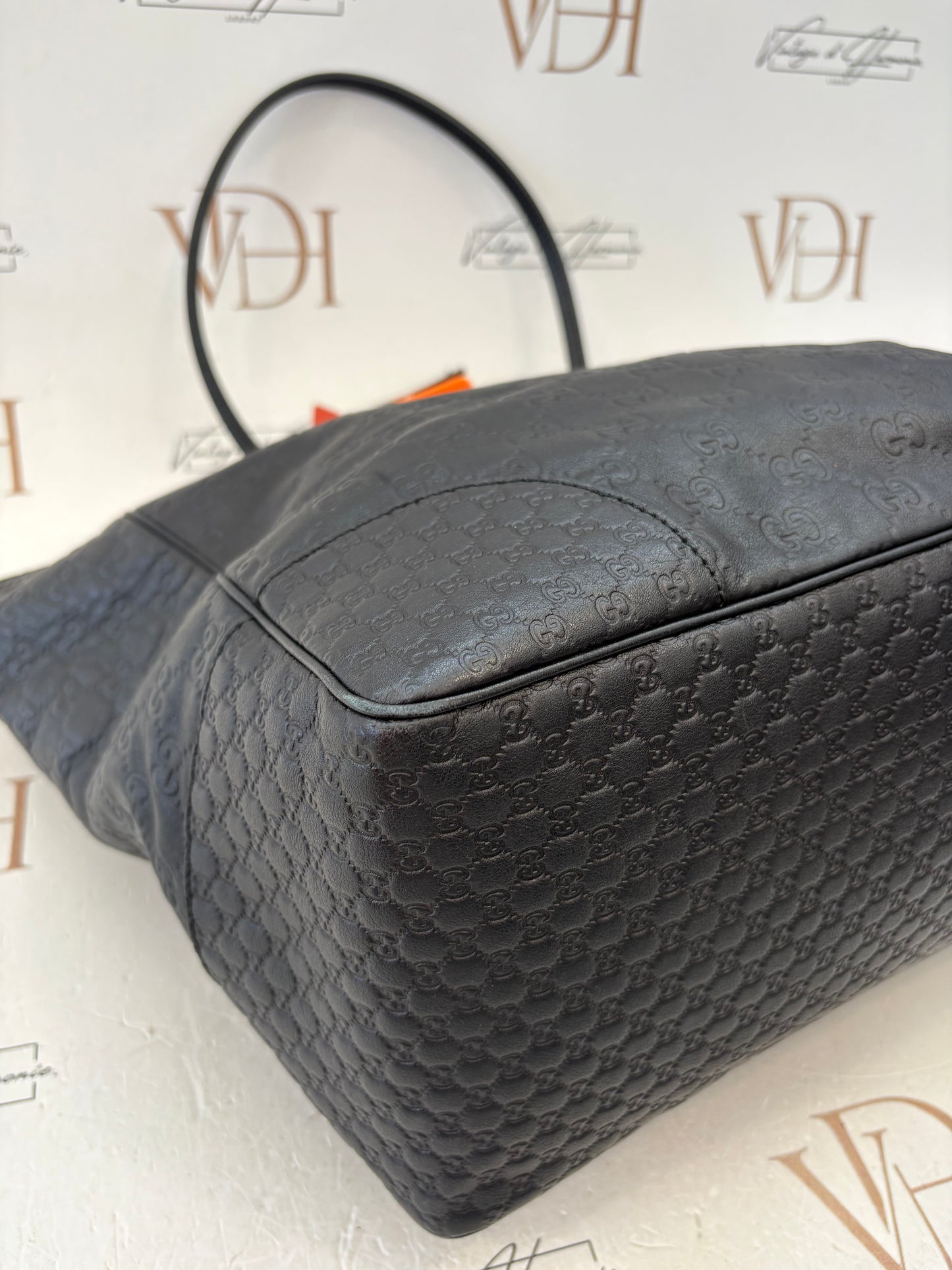 384277 - Gucci Black