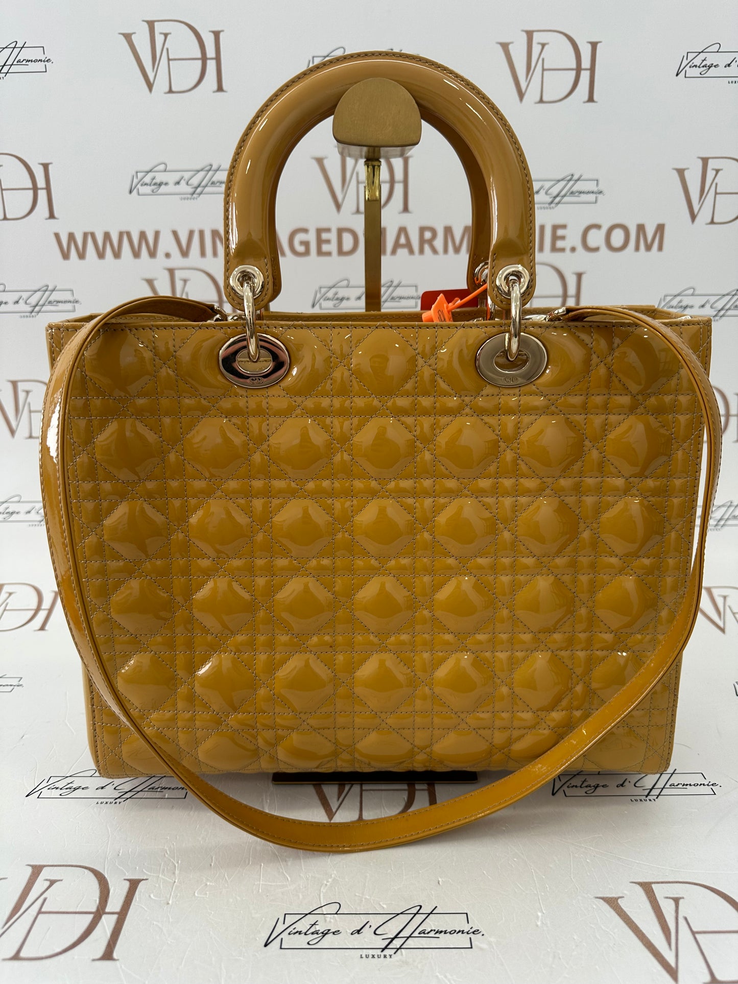 382638 - Dior Lady