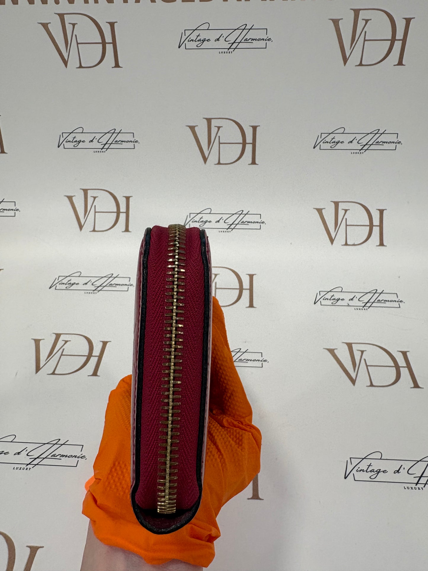 383983 - Louis Vuitton Zippy Wallet