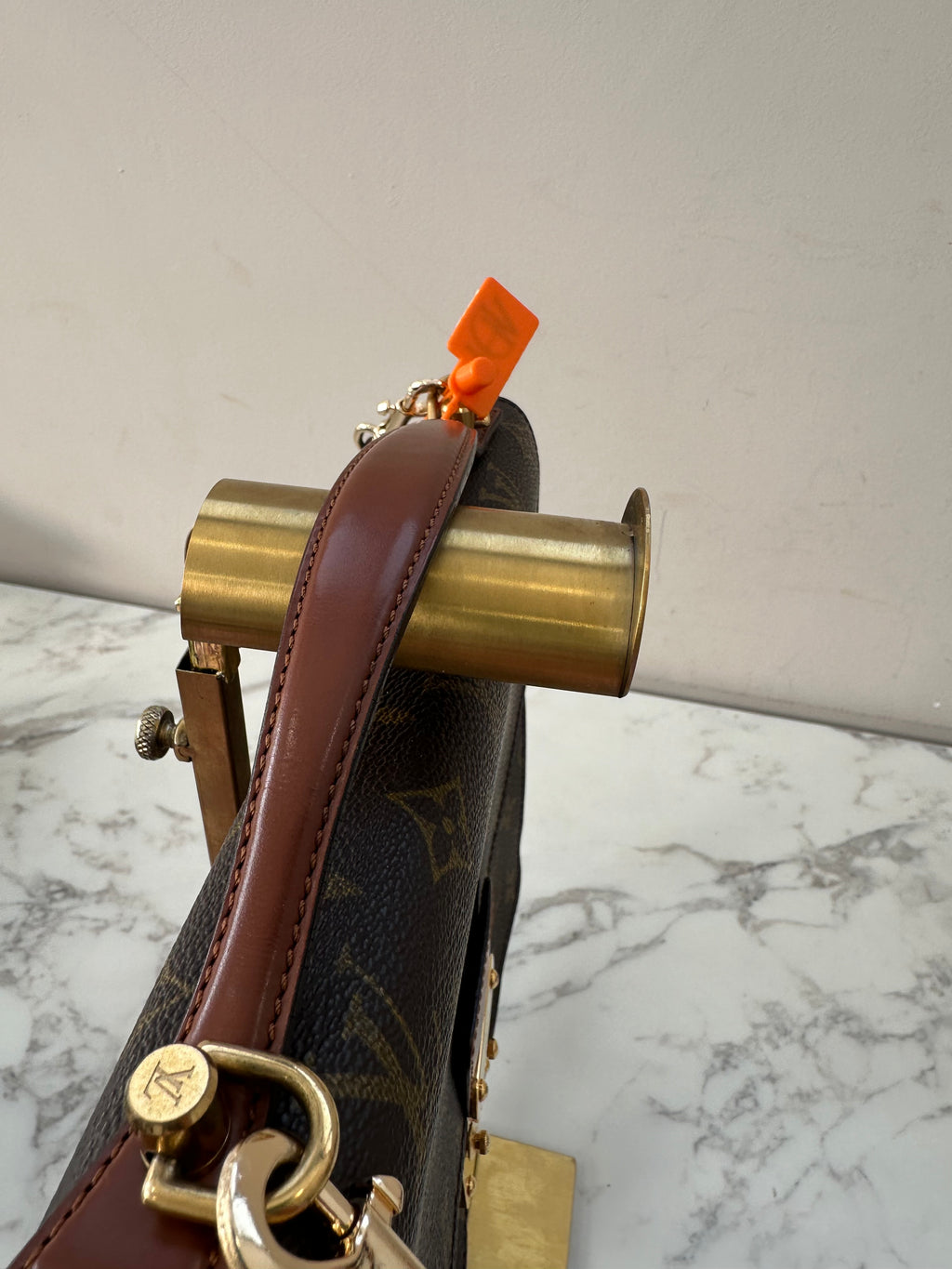 Louis Vuitton Monceau 28