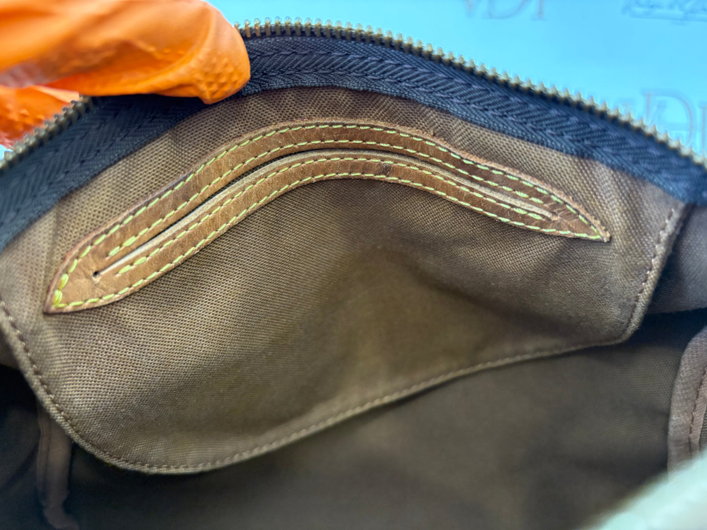 018249 - Louis Vuitton Speedy 25