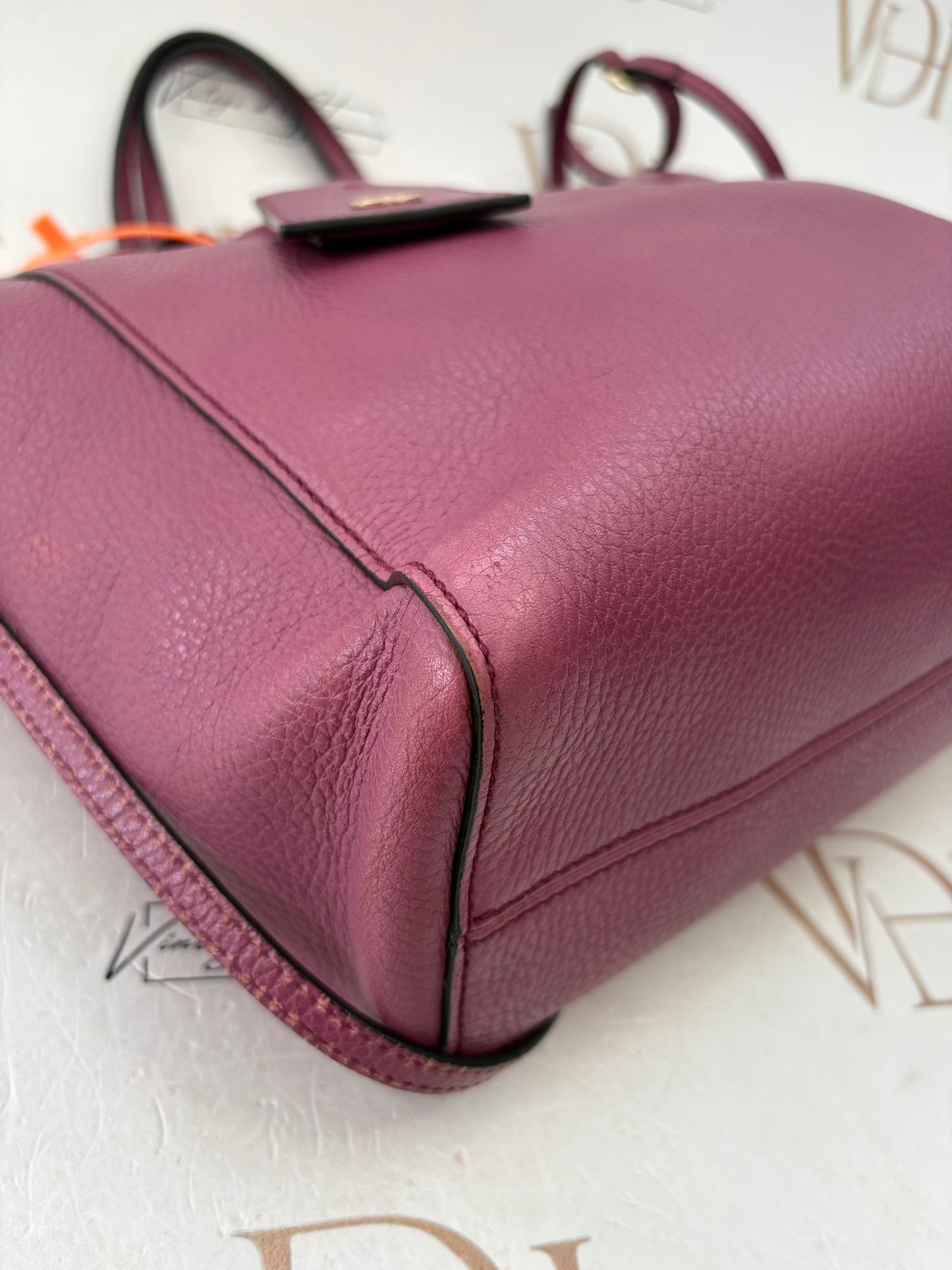 383625 - Gucci Swing