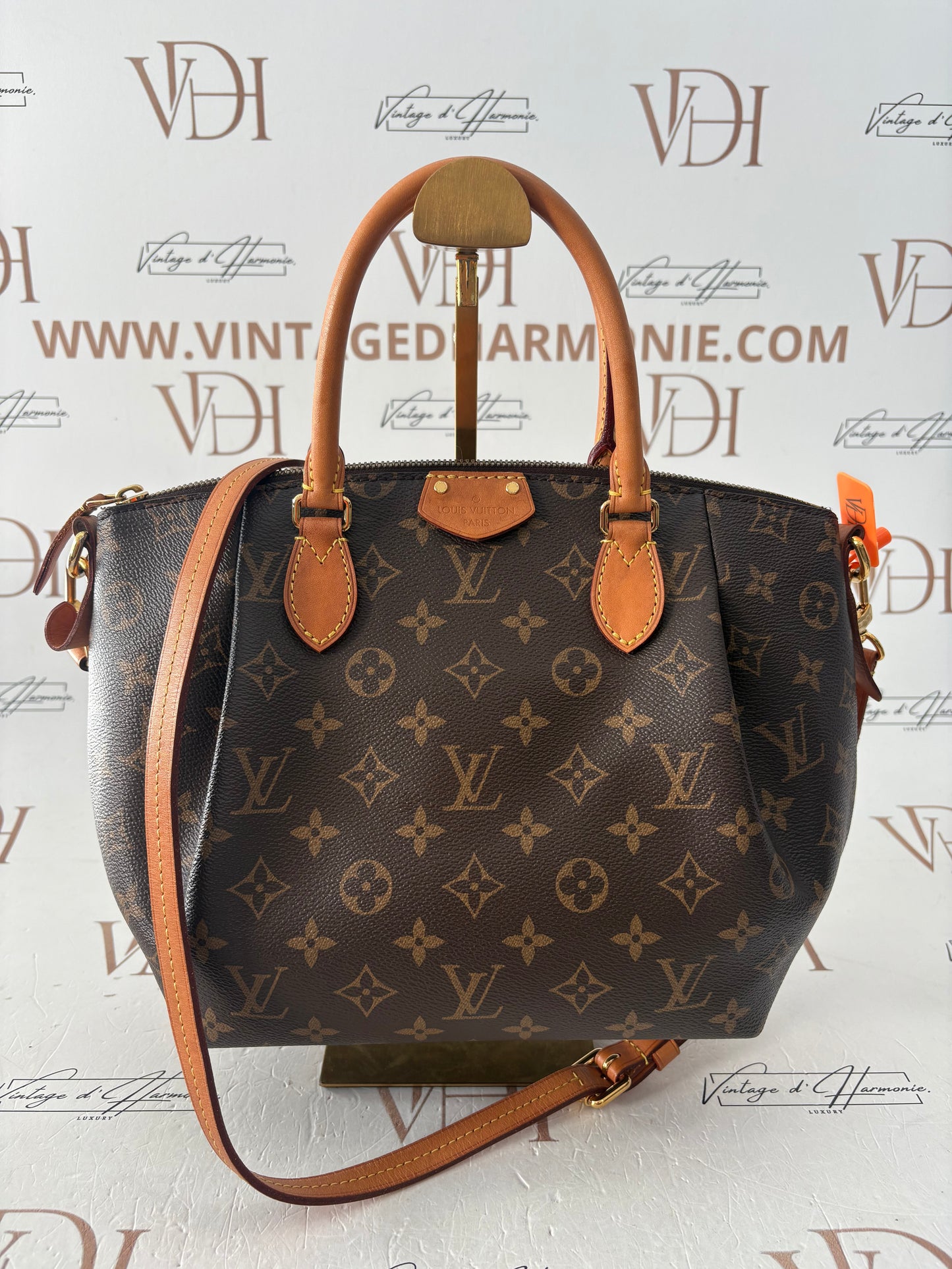 383821 - Louis Vuitton Turenne