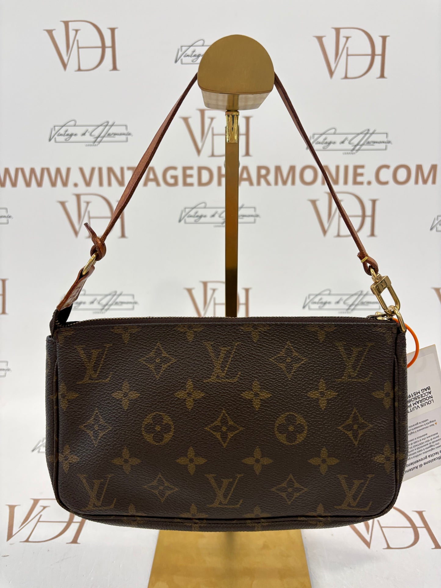 017890 - Louis Vuitton Pochette Accessoires