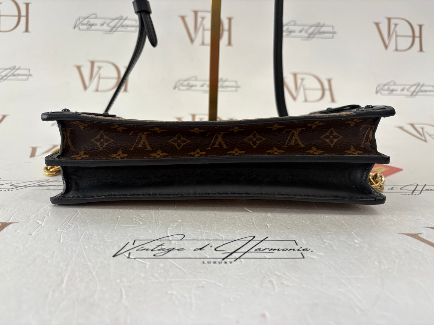 383336 - Louis Vuitton Clutch