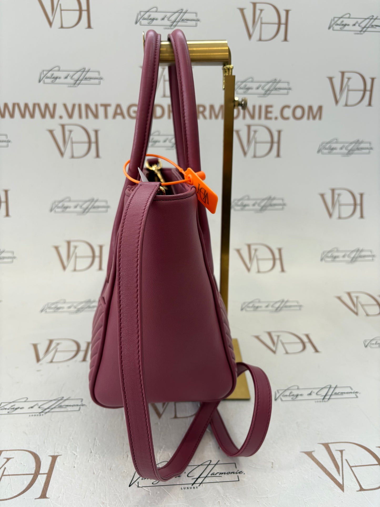 384327 - Miu Miu