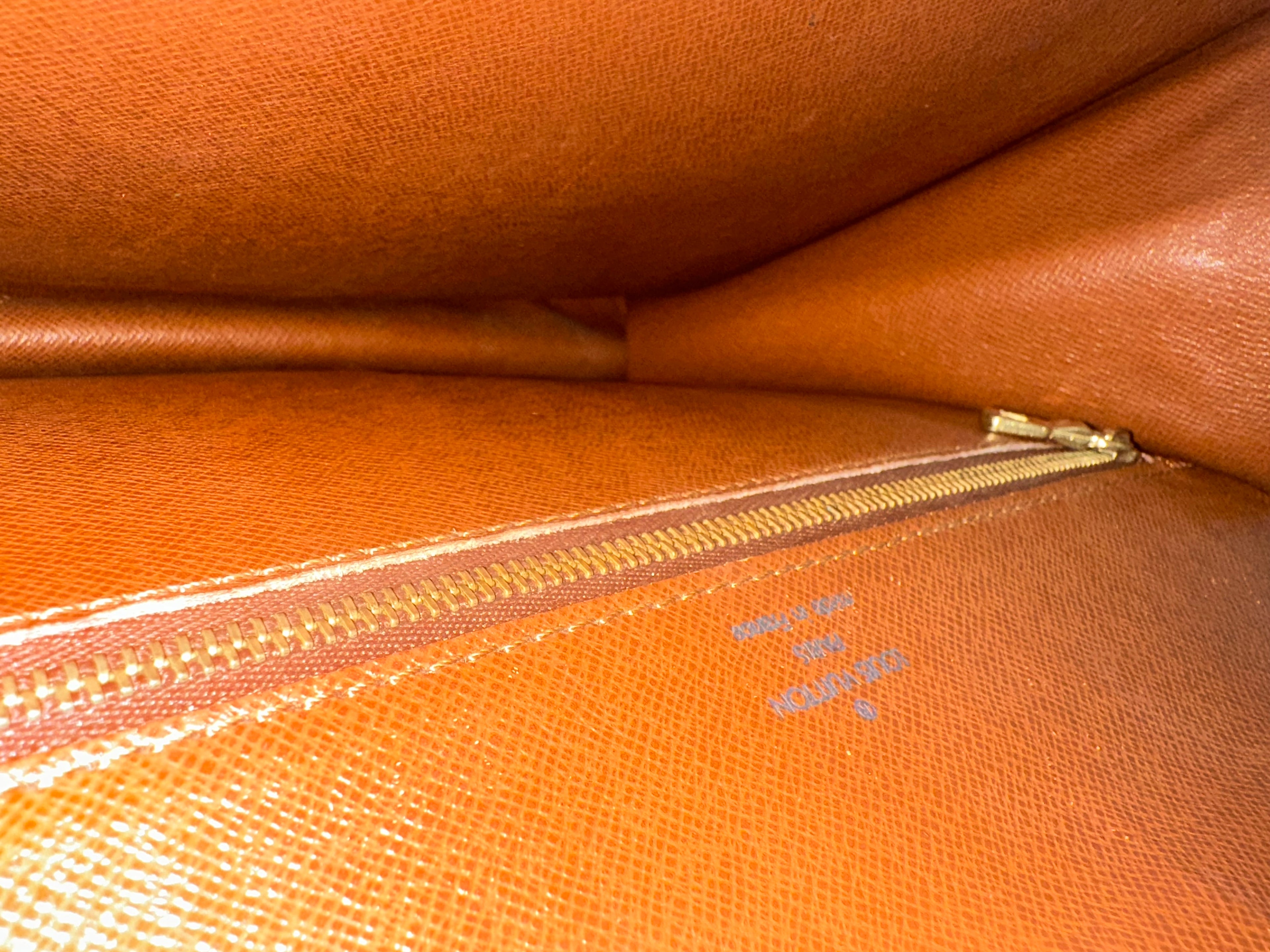 Louis Vuitton Monceau 28