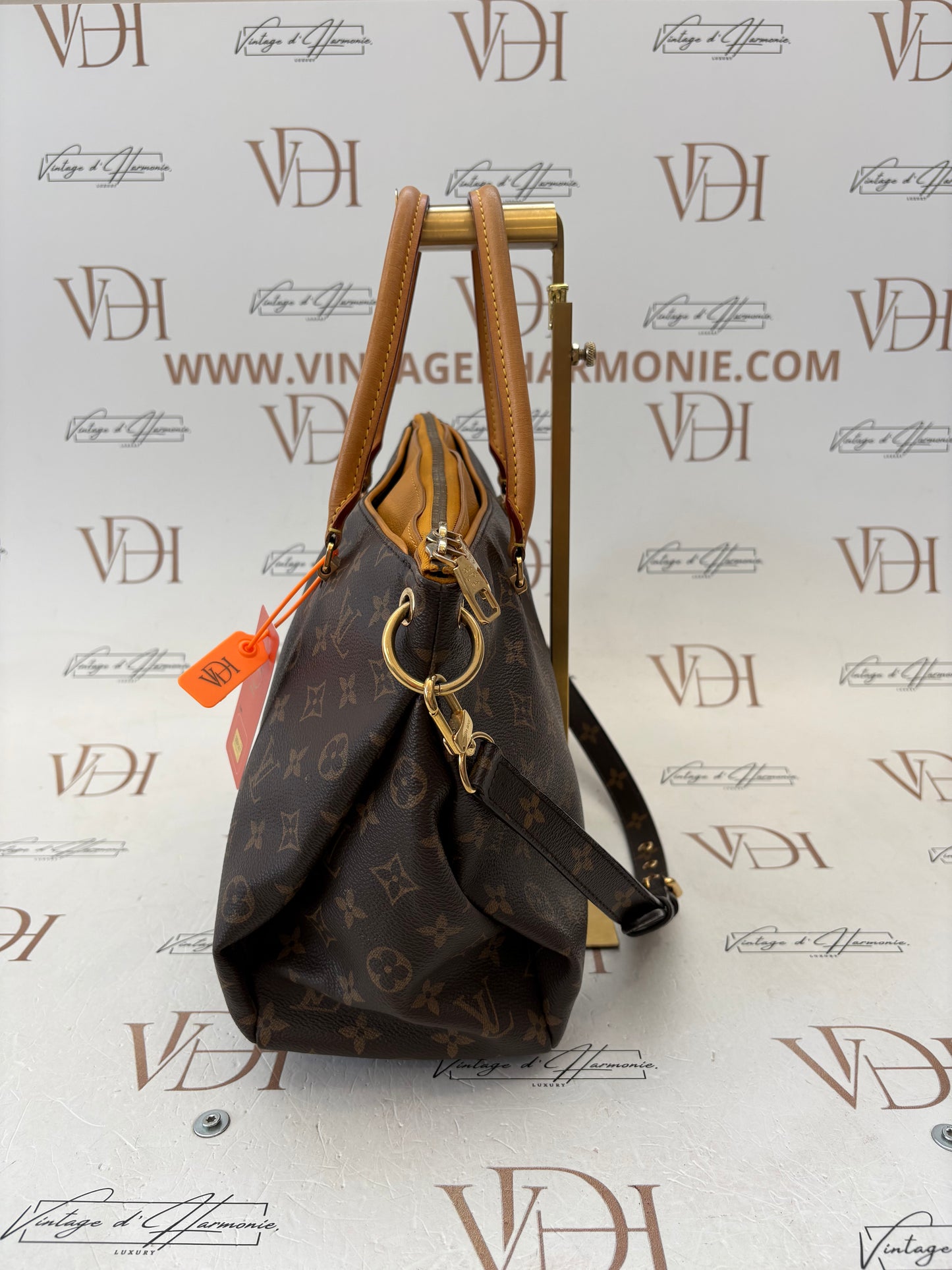 384141 - Louis Vuitton Pallas