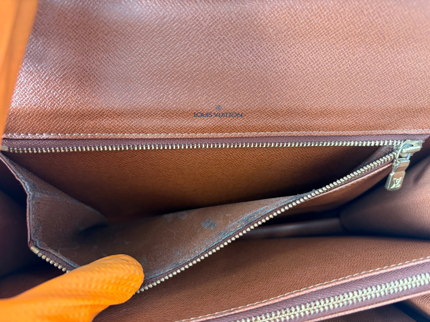 018271 - Louis Vuitton Concorde