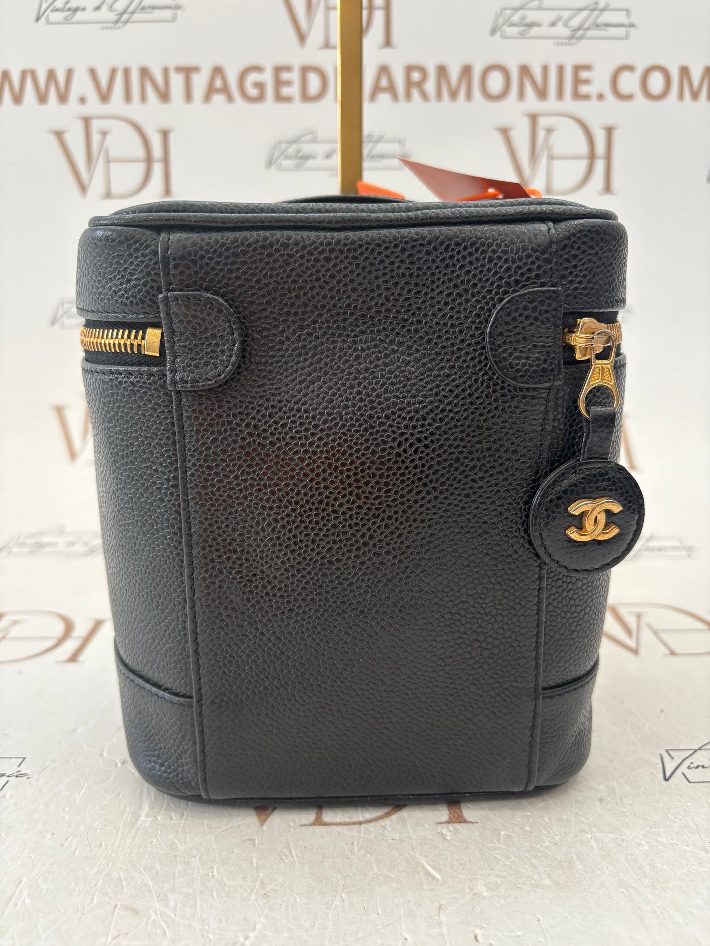 018034 - Chanel Black Calfskin Vanity