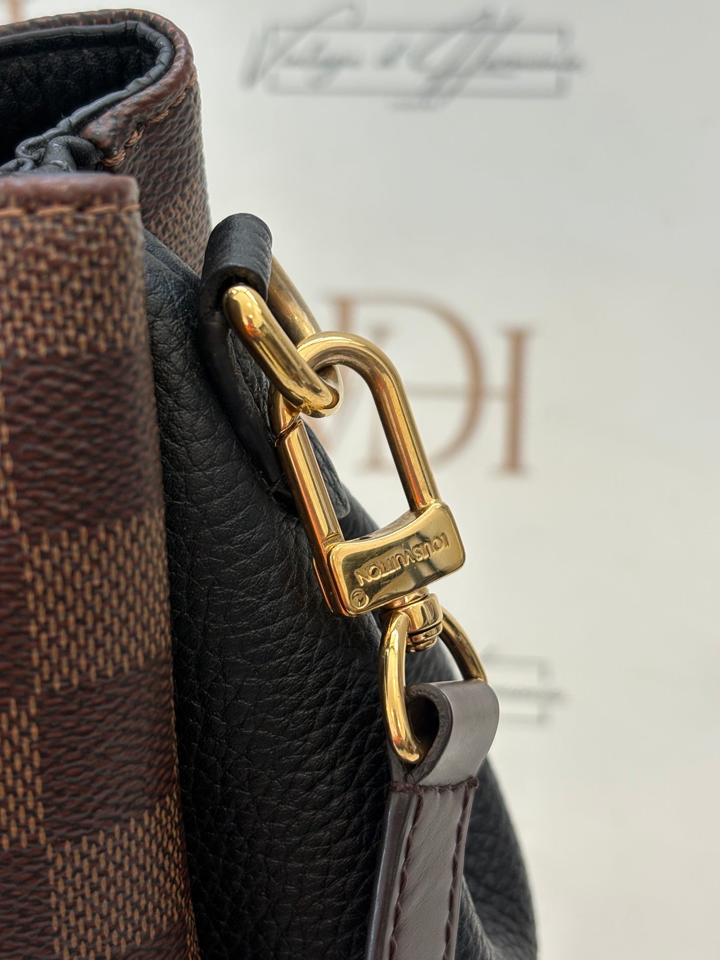 017111 - Louis Vuitton Brittany
