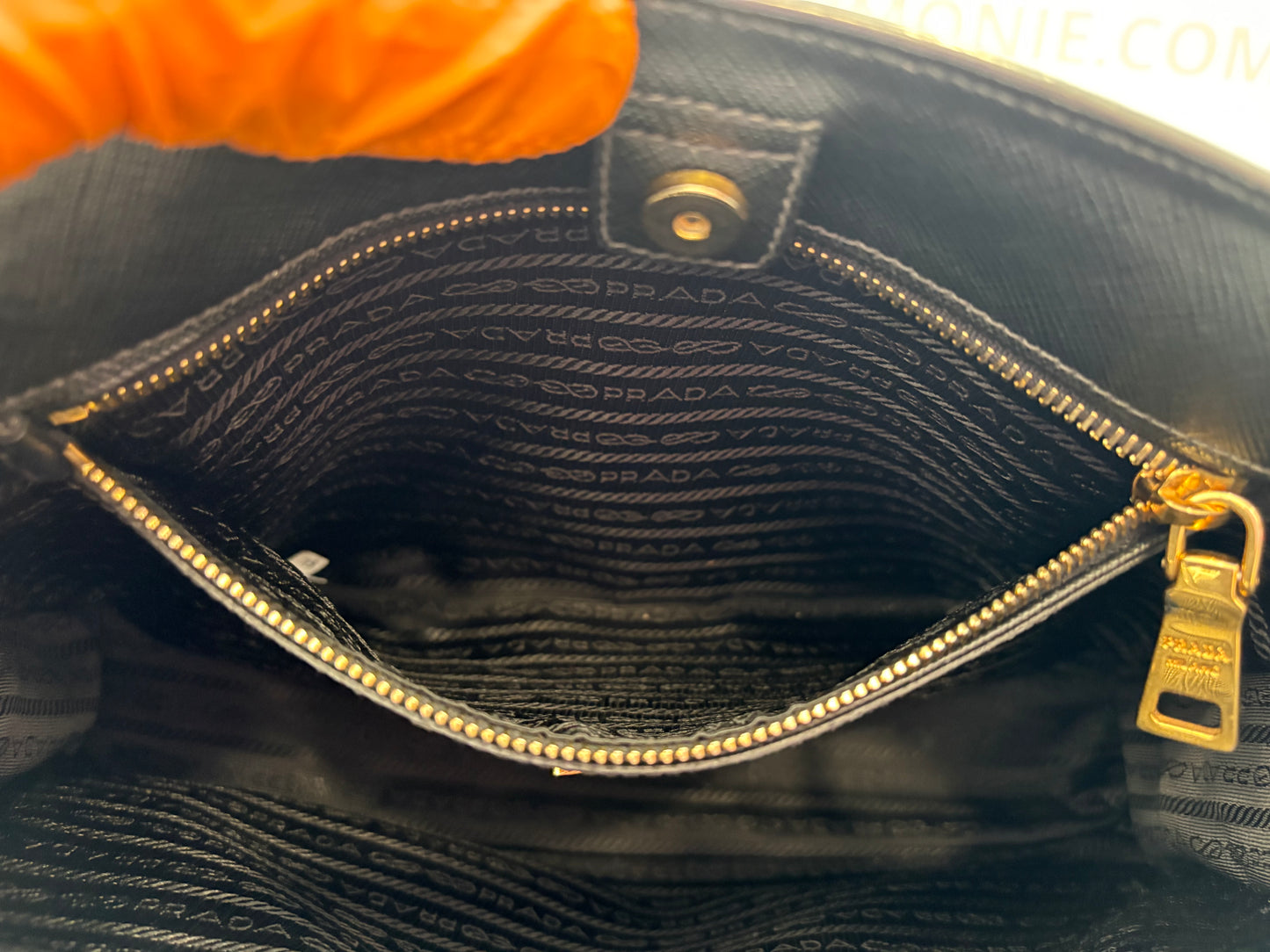 384303 - Prada Galleria Black