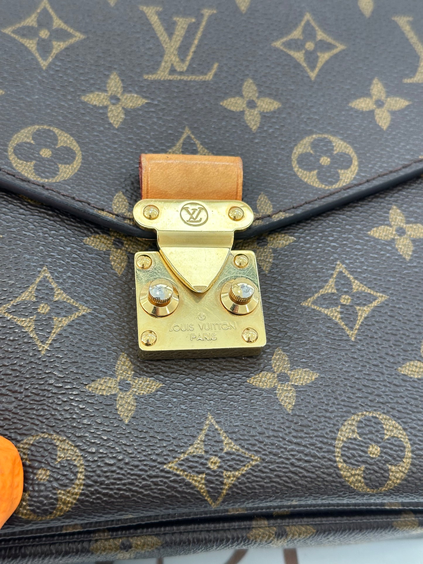 200821 - Louis Vuitton Metis