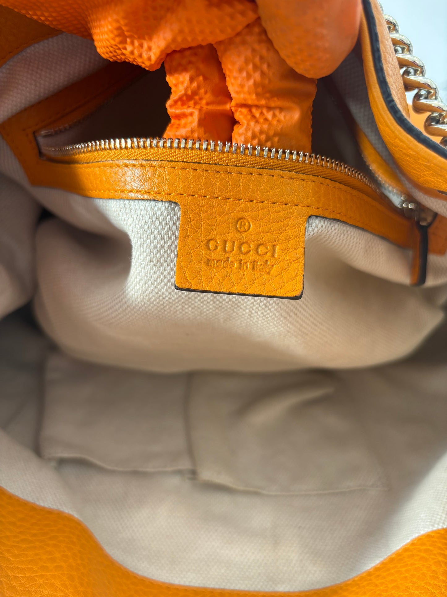 383878 - Gucci Soho