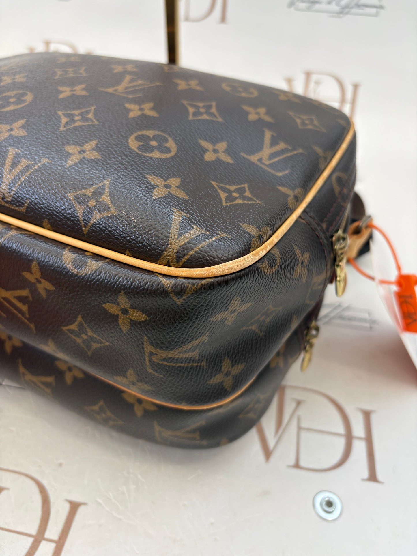 018692 - Louis Vuitton Reporter PM