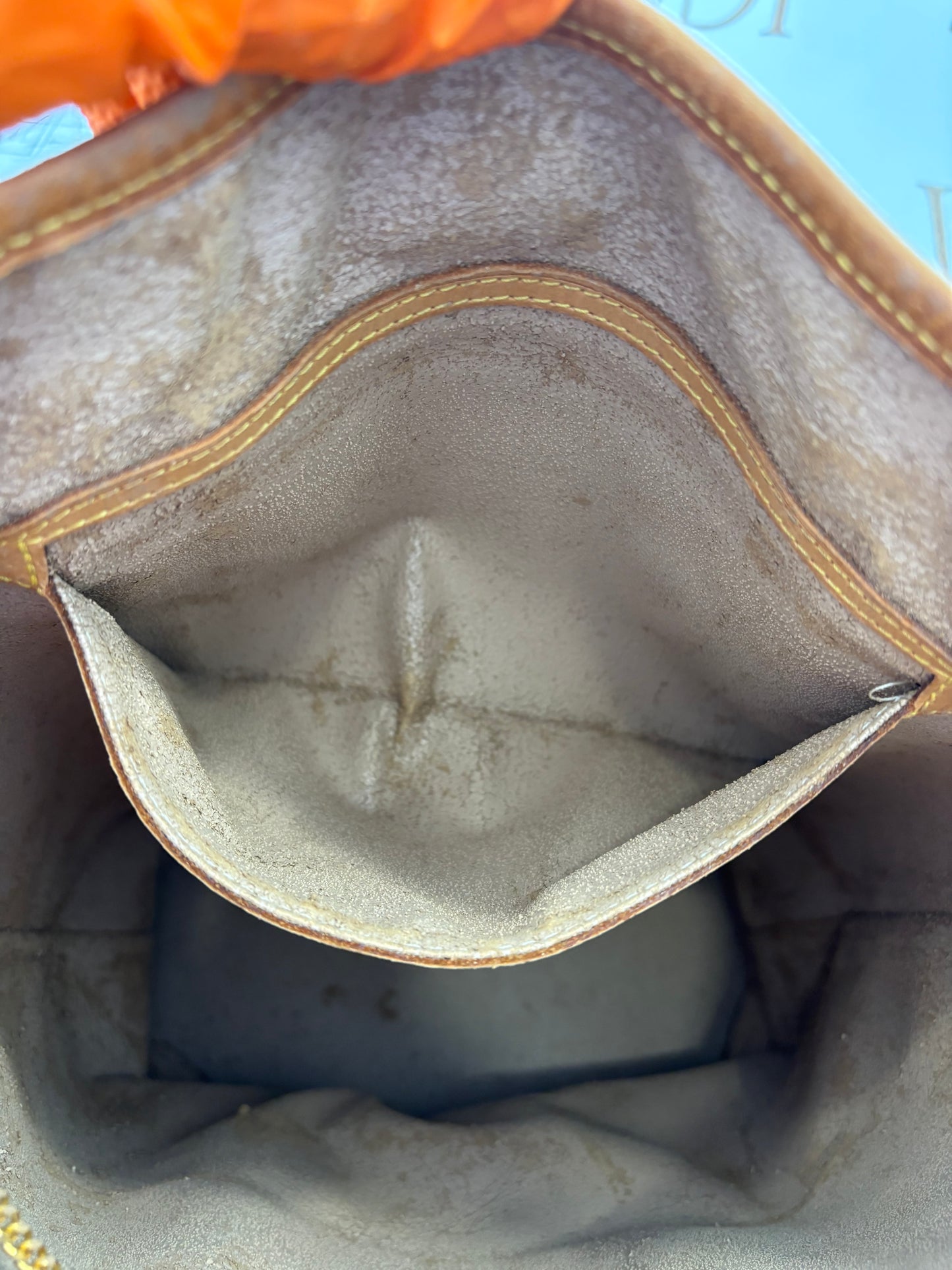 018332  - Louis Vuitton Bucket GM