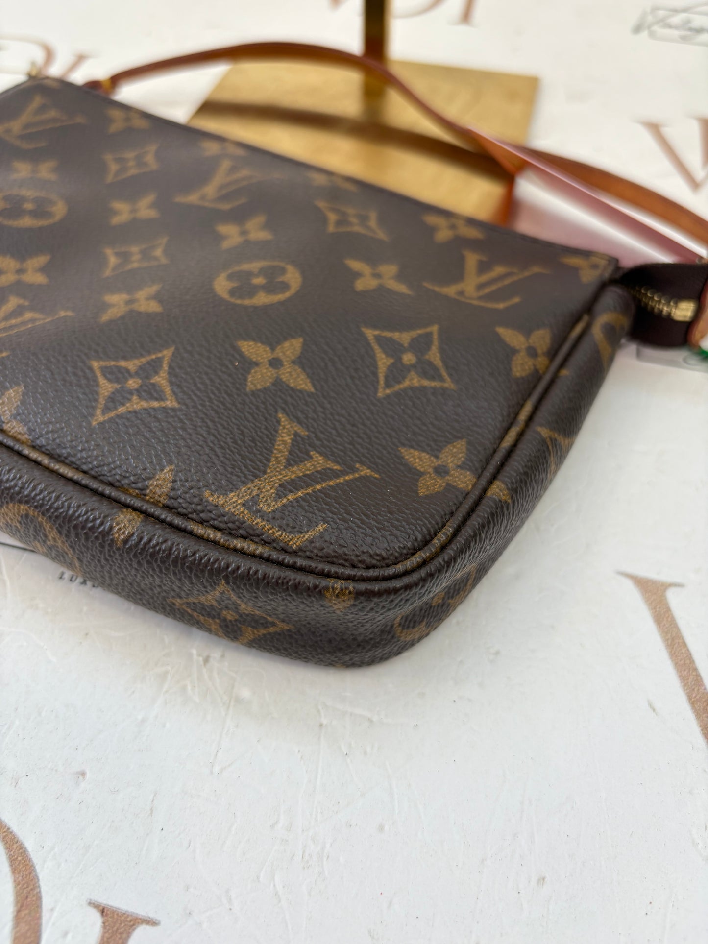 017194 - Louis Vuitton Pochette Accessoires