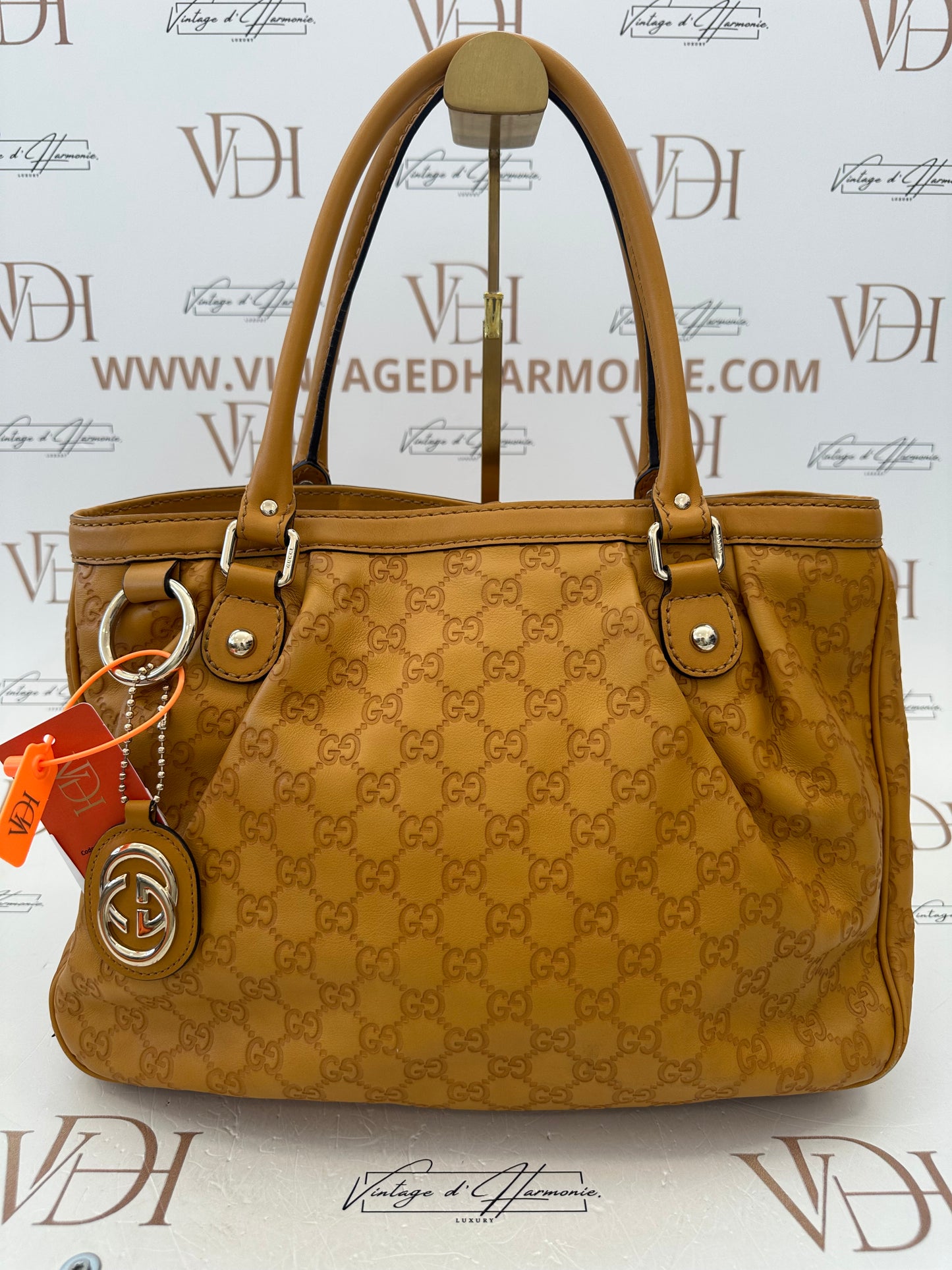 382479 - Gucci Sukey