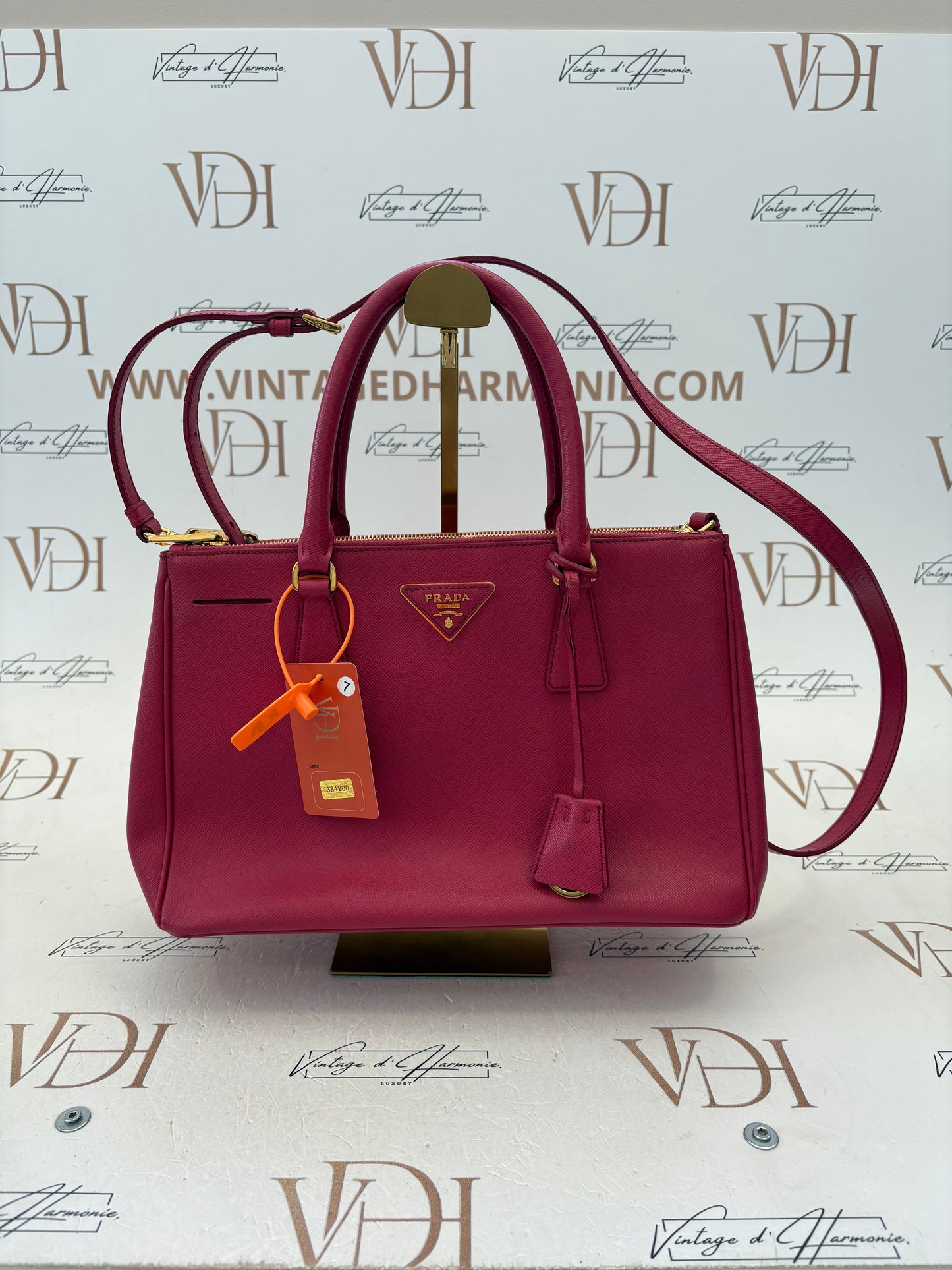 384200 - Prada Galleria